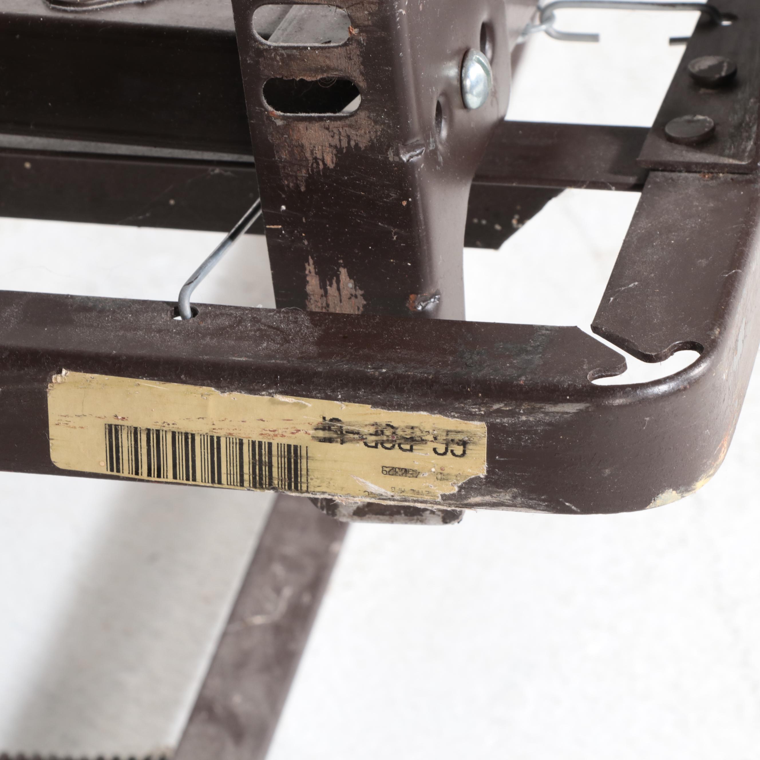 DRT Colonial Style Mahogany Finish and Rush Day Bed