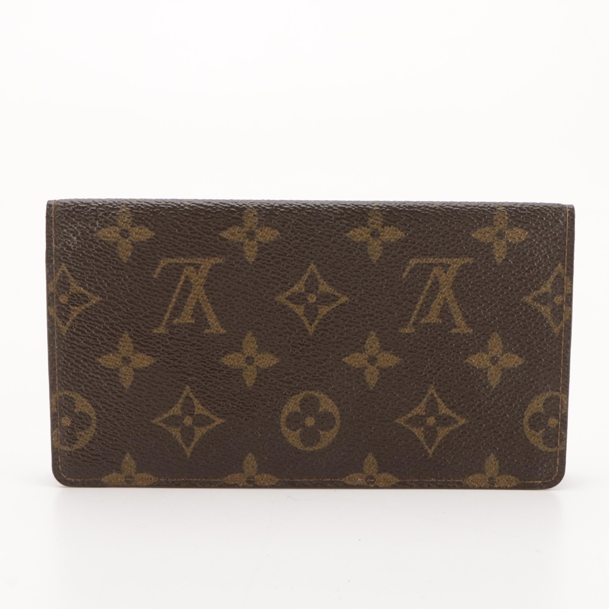 Louis Vuitton Checkbook Cover in Monogram Canvas