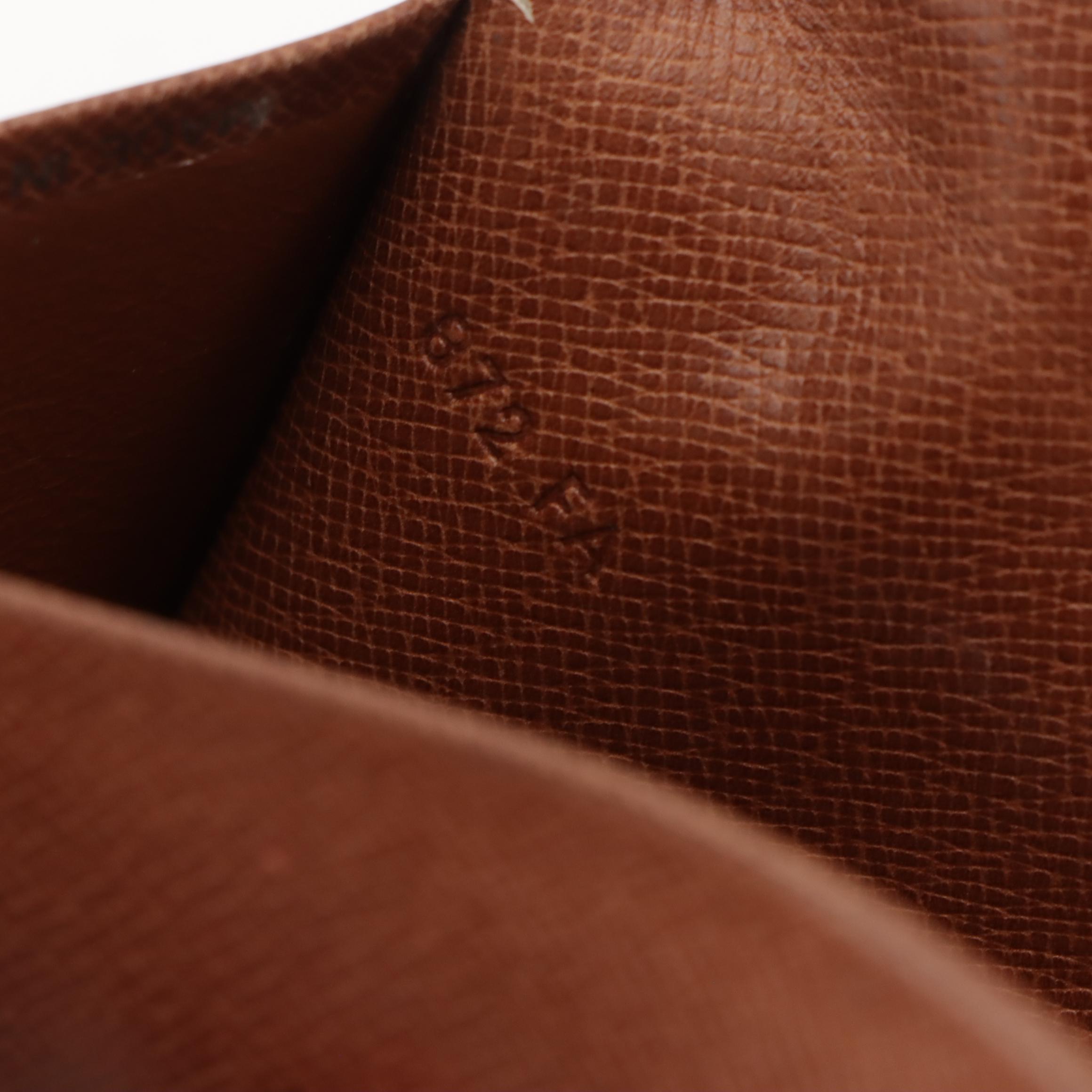 Louis Vuitton Checkbook Cover in Monogram Canvas