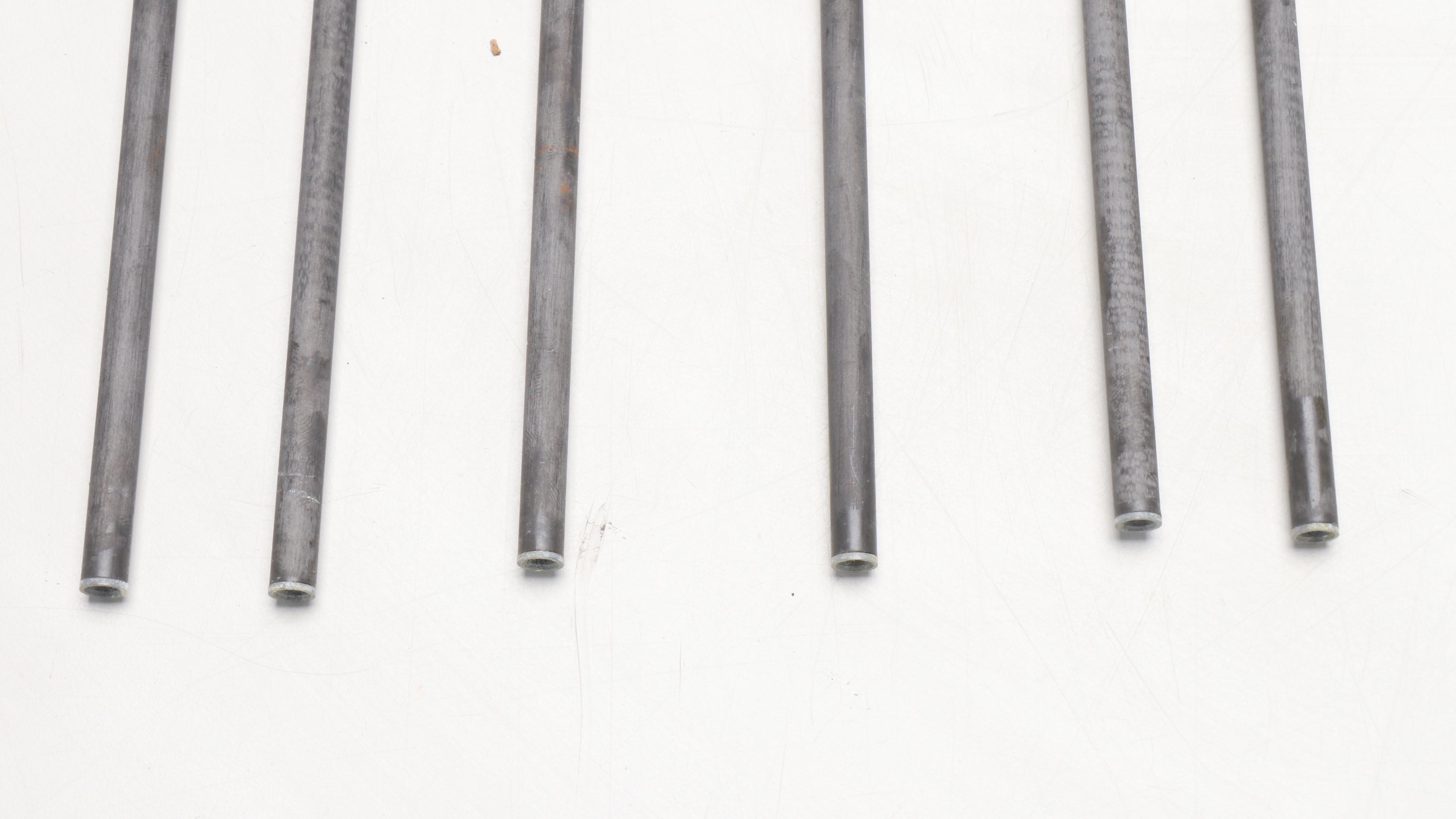 Hoyt Intruder Compound Bow with Carbon Arrows and Real Tree Camo Bag