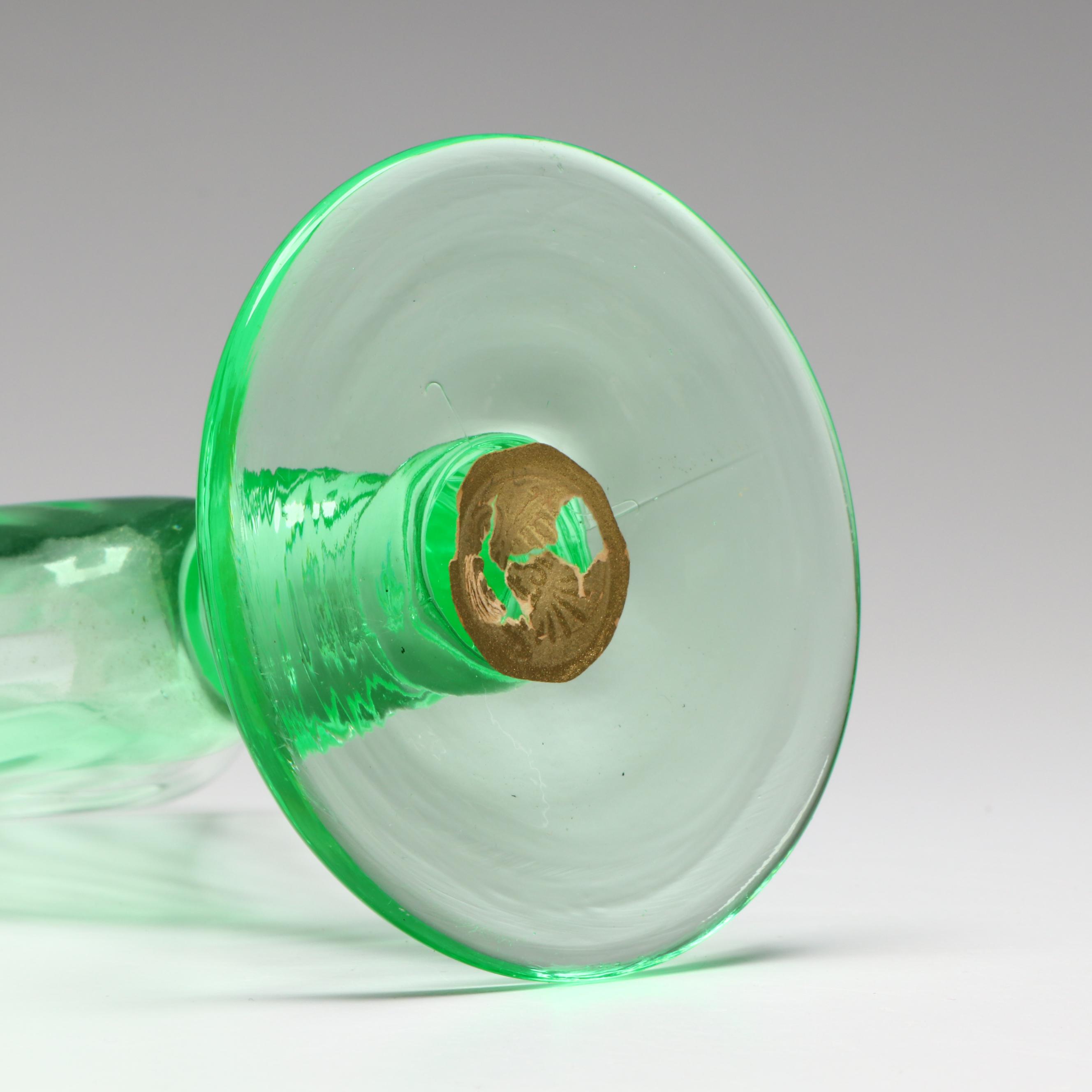 Art Deco Green Ribbed Uranium Glass Vase, Early to Mid-20th Century