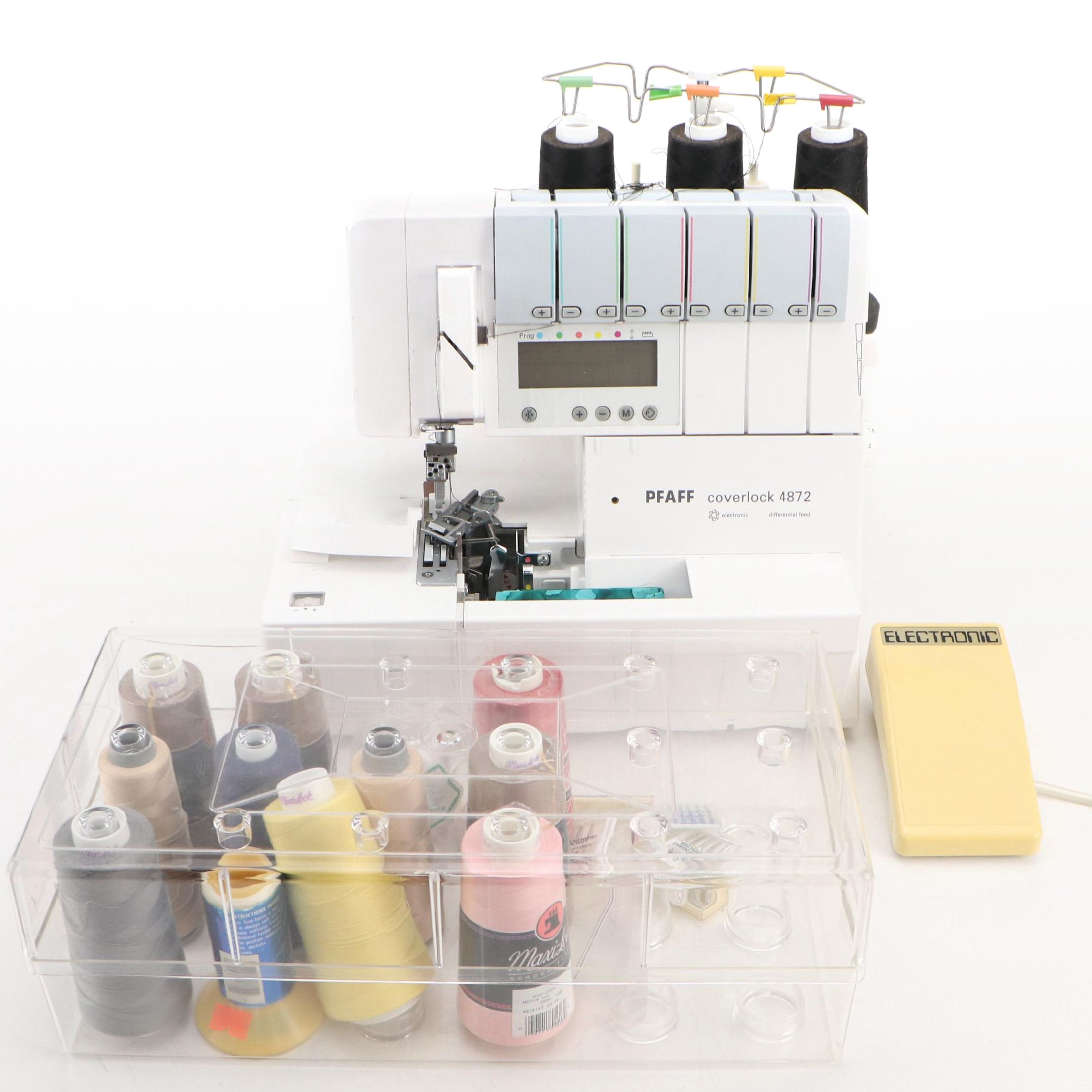 Pfaff Coverlock 4872 Sewing Machine with Thread