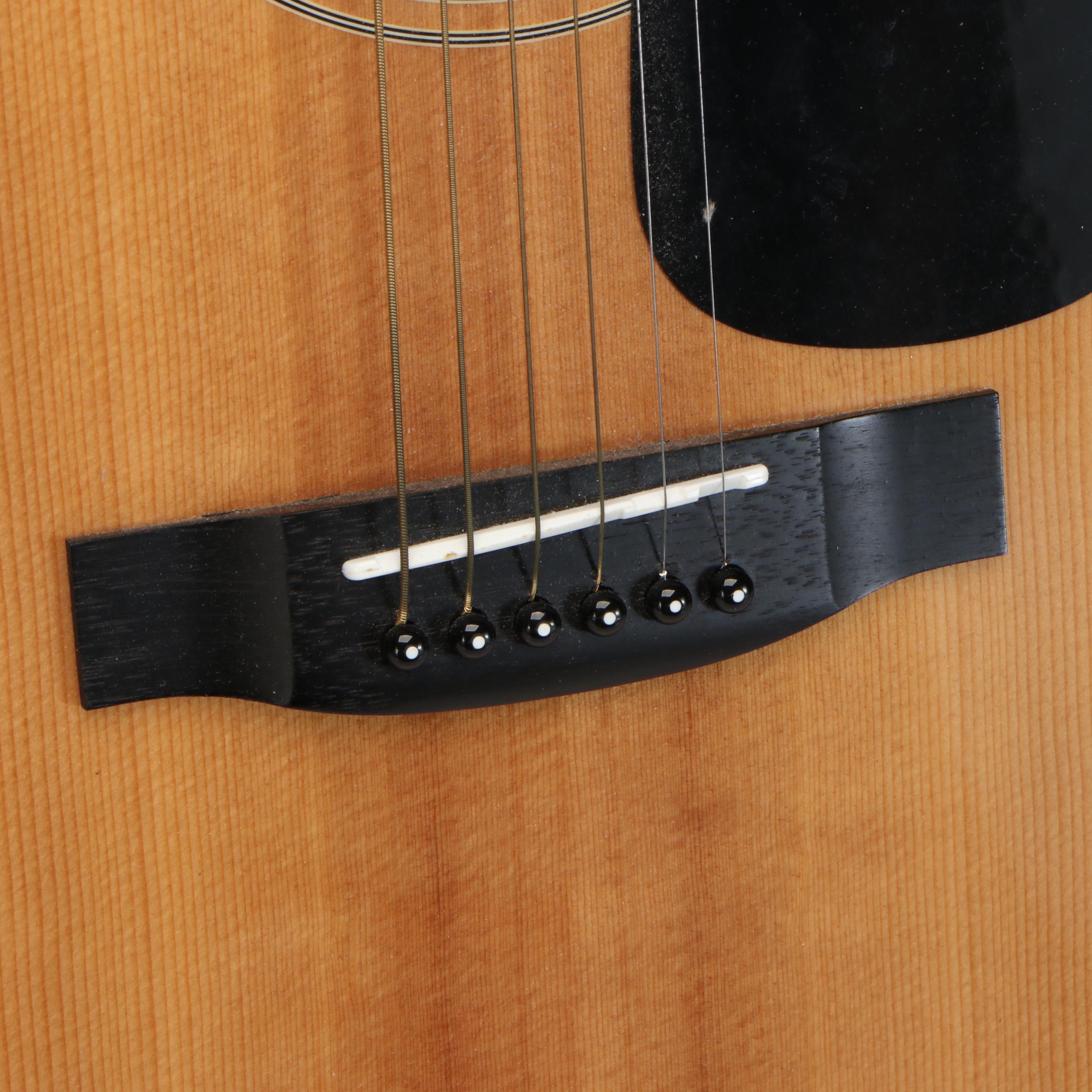 Yamaha F325D Dreadnought Acoustic Six-String Guitar