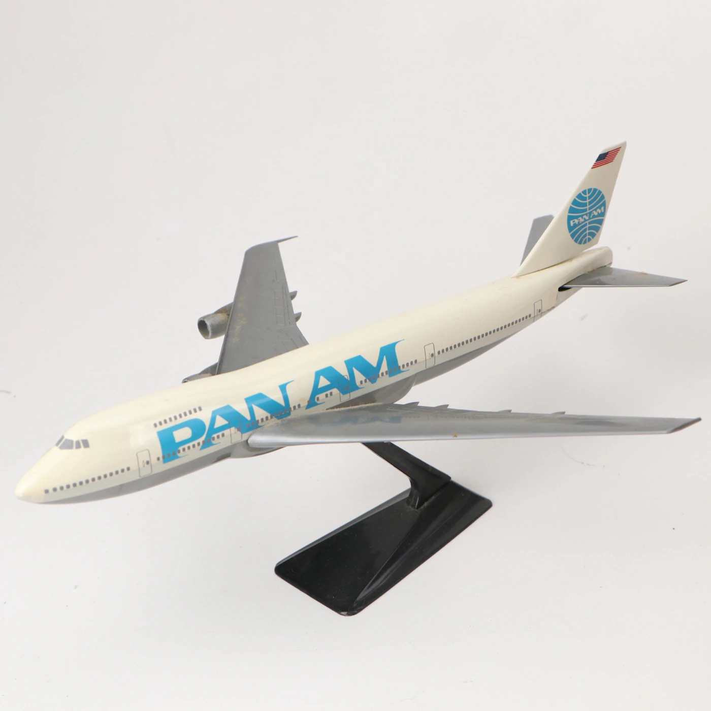 Revell "Douglas DC-7C Swissair" with More Model Airplane Kits and ...