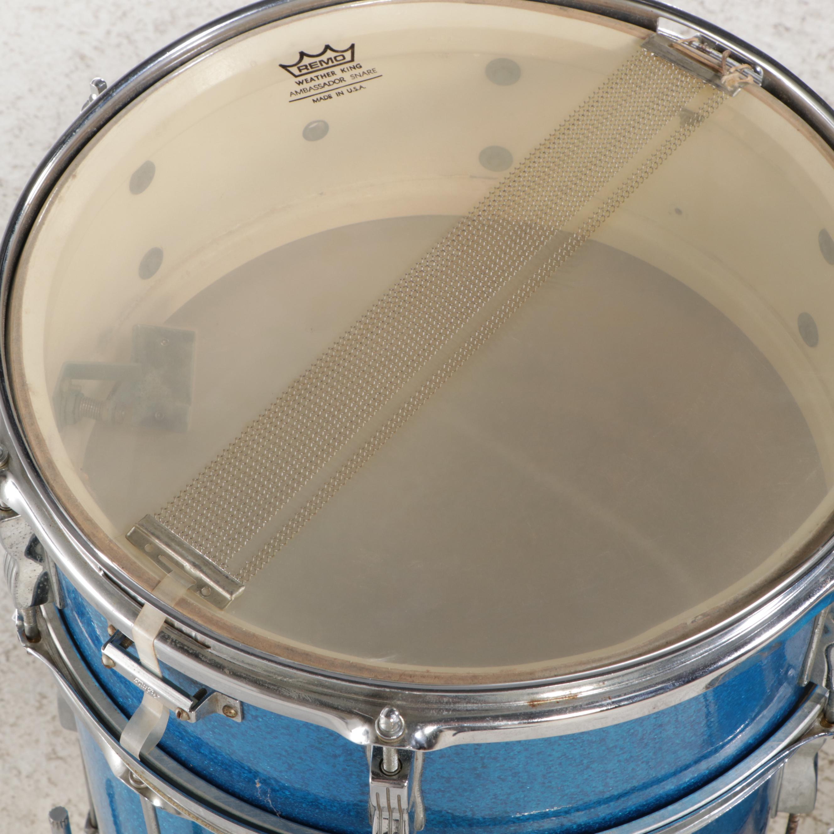 Ludwig Classic Maple Fab in Blue Sparkle Drum Set