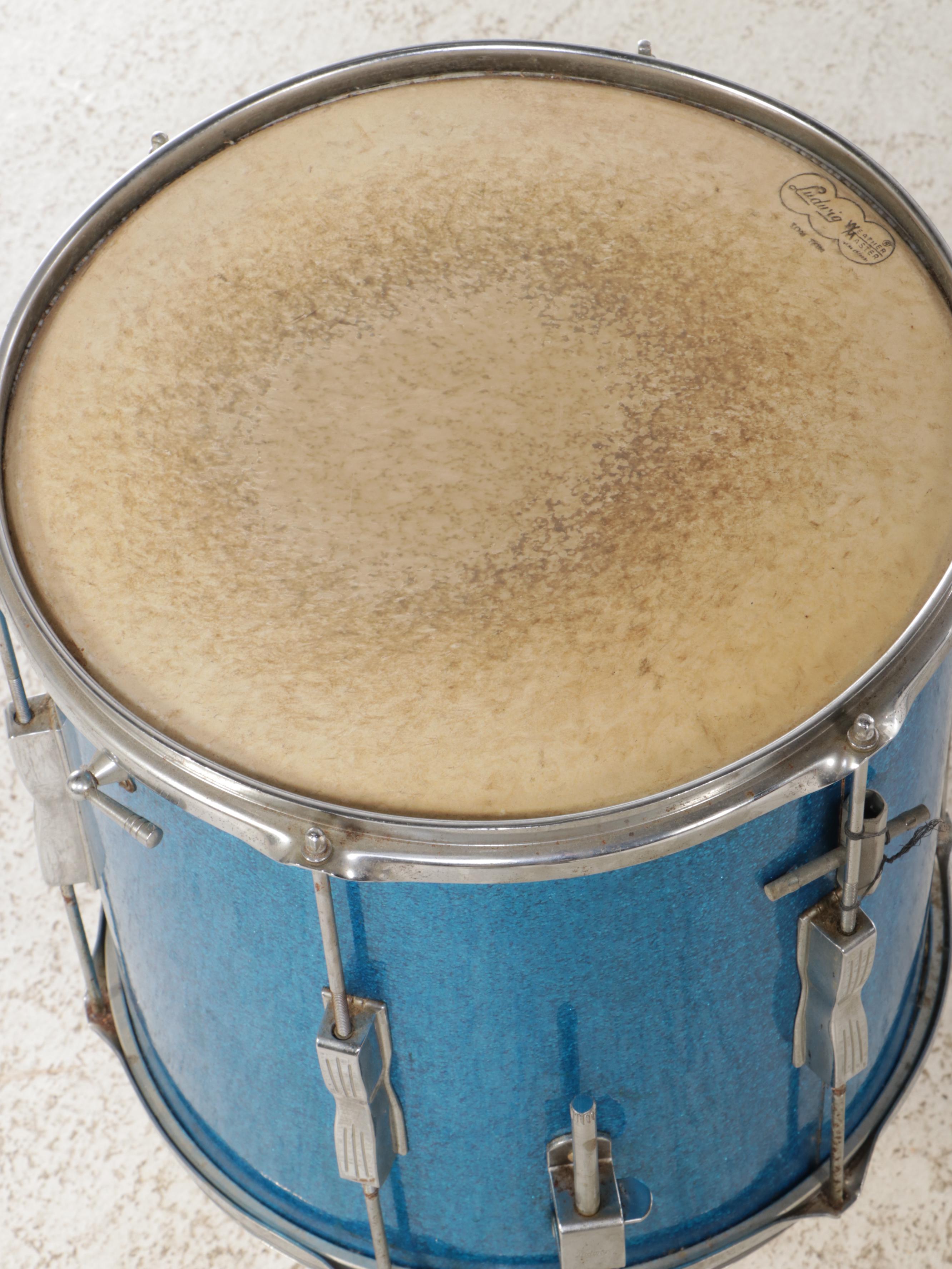 Ludwig Classic Maple Fab in Blue Sparkle Drum Set