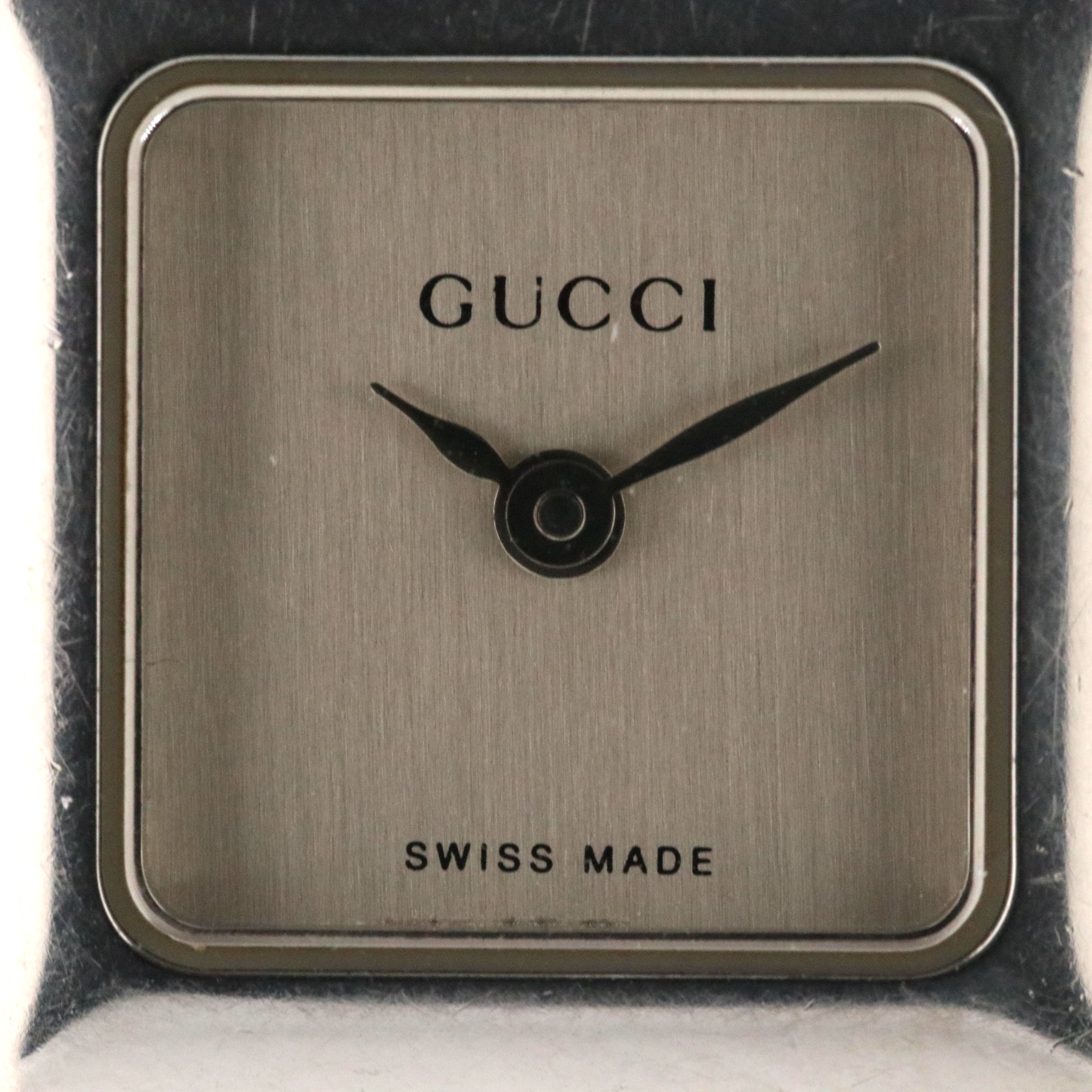 Gucci 1900L Silver Dial 19mm Steel Quartz Watch