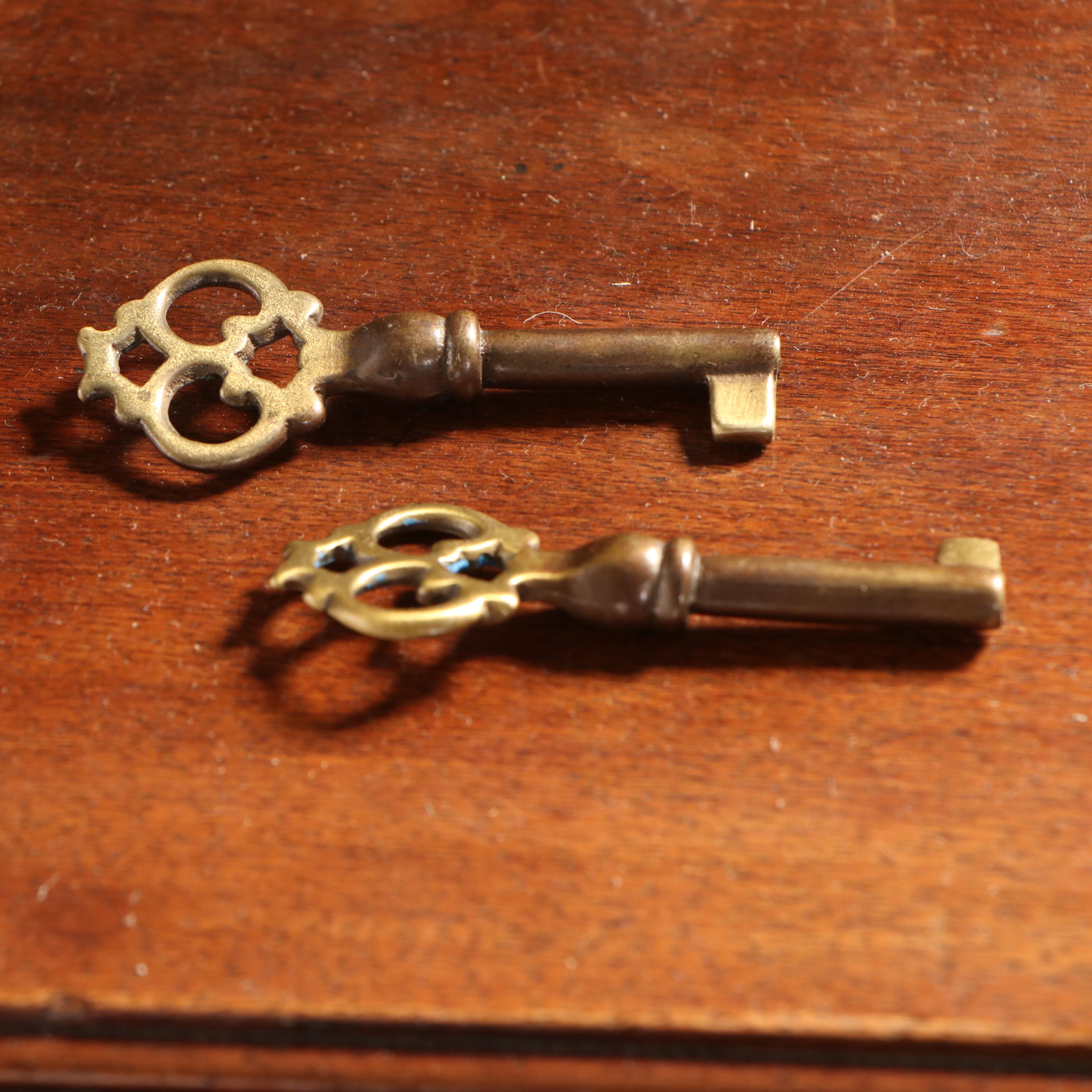 Renaissance Style Carved Mahogany Sideboard with Hutch, 19th Century
