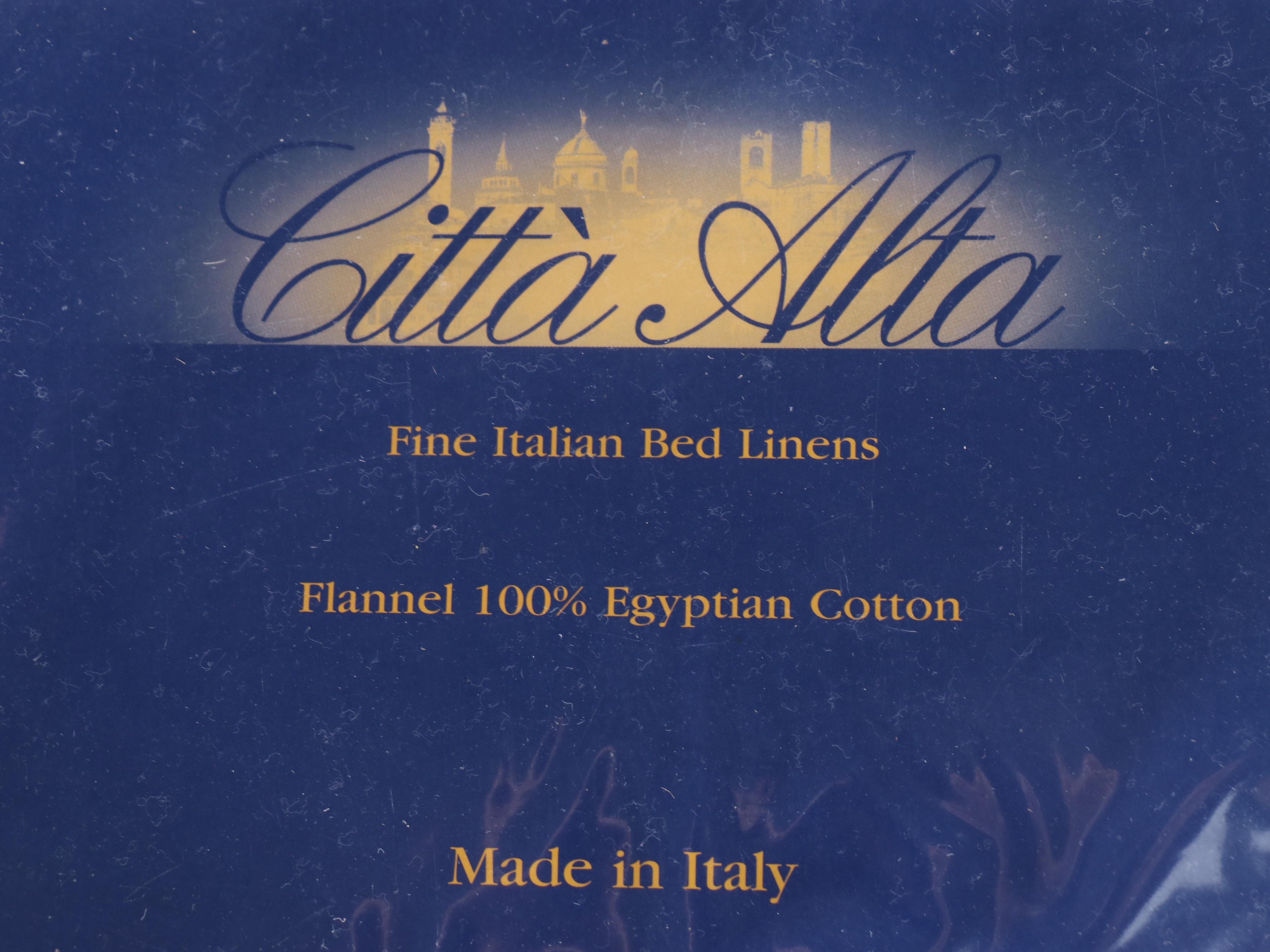 Portico 1000 TC Queen Sheet Set, Handmade Quilt & Four Twin Sheet Sets