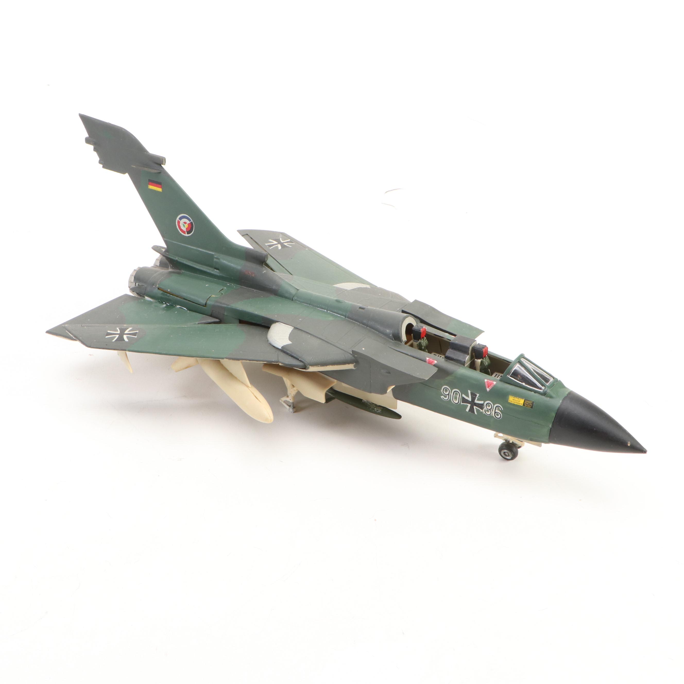 B-52 Stratofortress, Cessna A-37 Dragonfly and More Model Airplanes