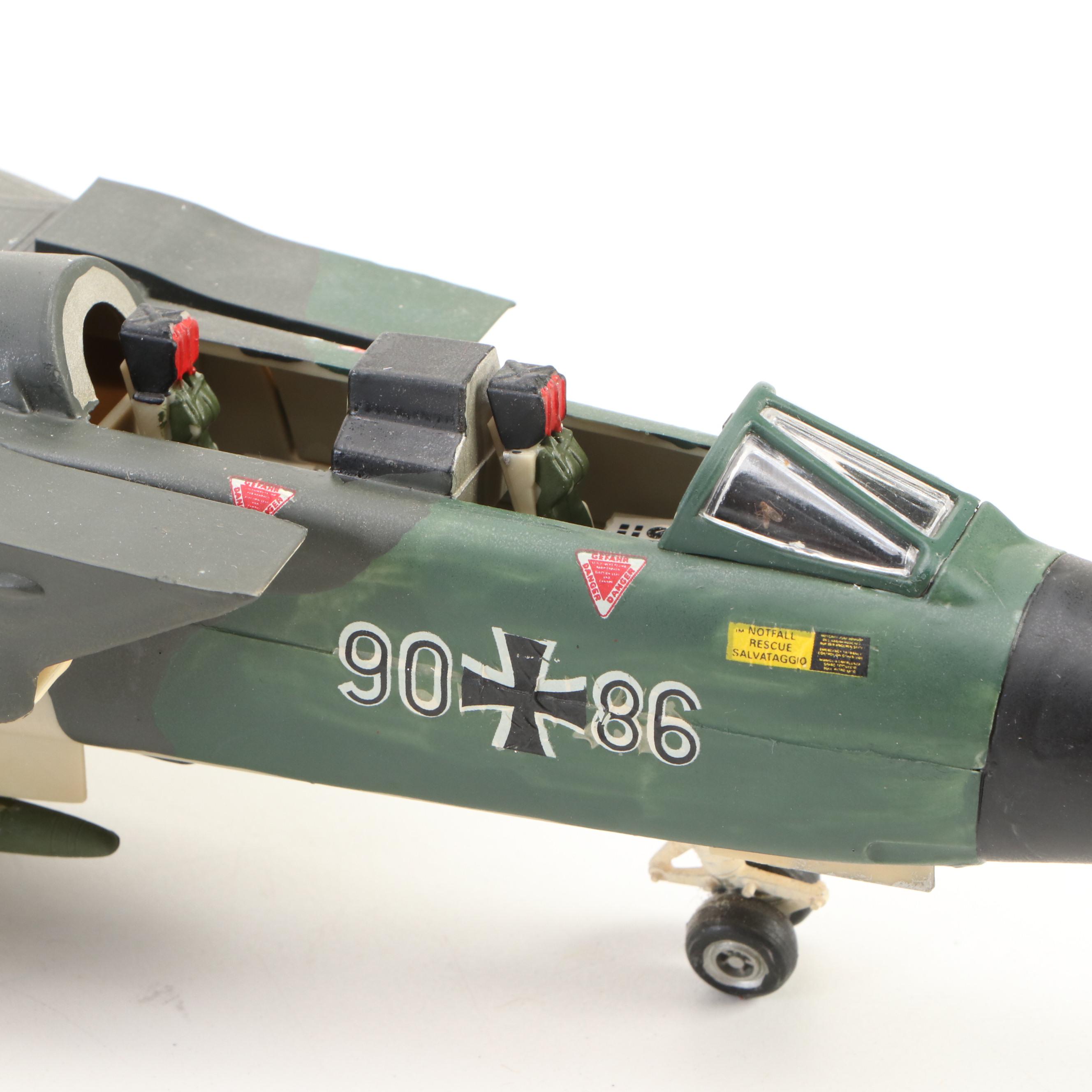 B-52 Stratofortress, Cessna A-37 Dragonfly and More Model Airplanes