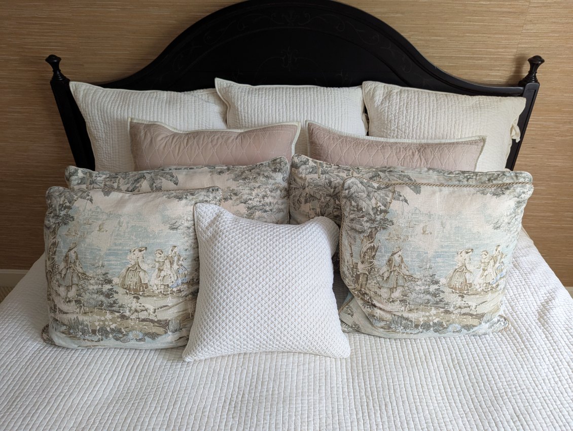 Stanley Furniture King Black Painted Panel Bed, Bedding and Accent Pillows