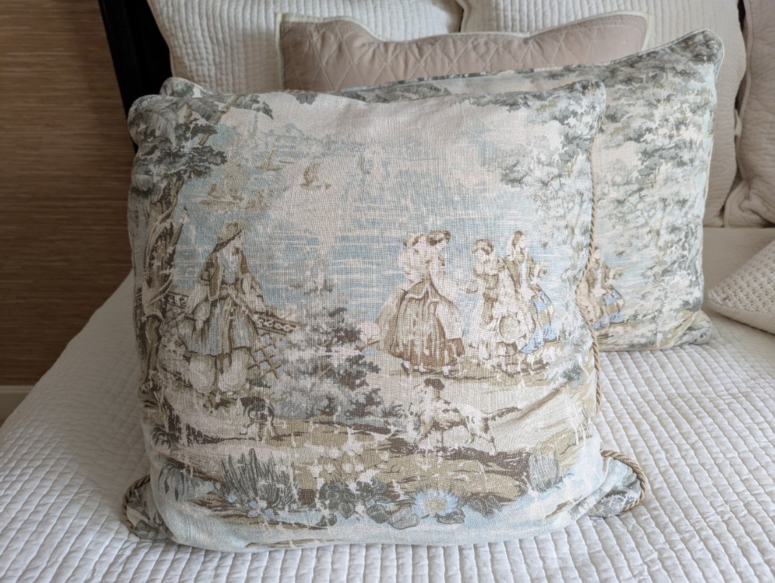 Stanley Furniture King Black Painted Panel Bed, Bedding and Accent Pillows