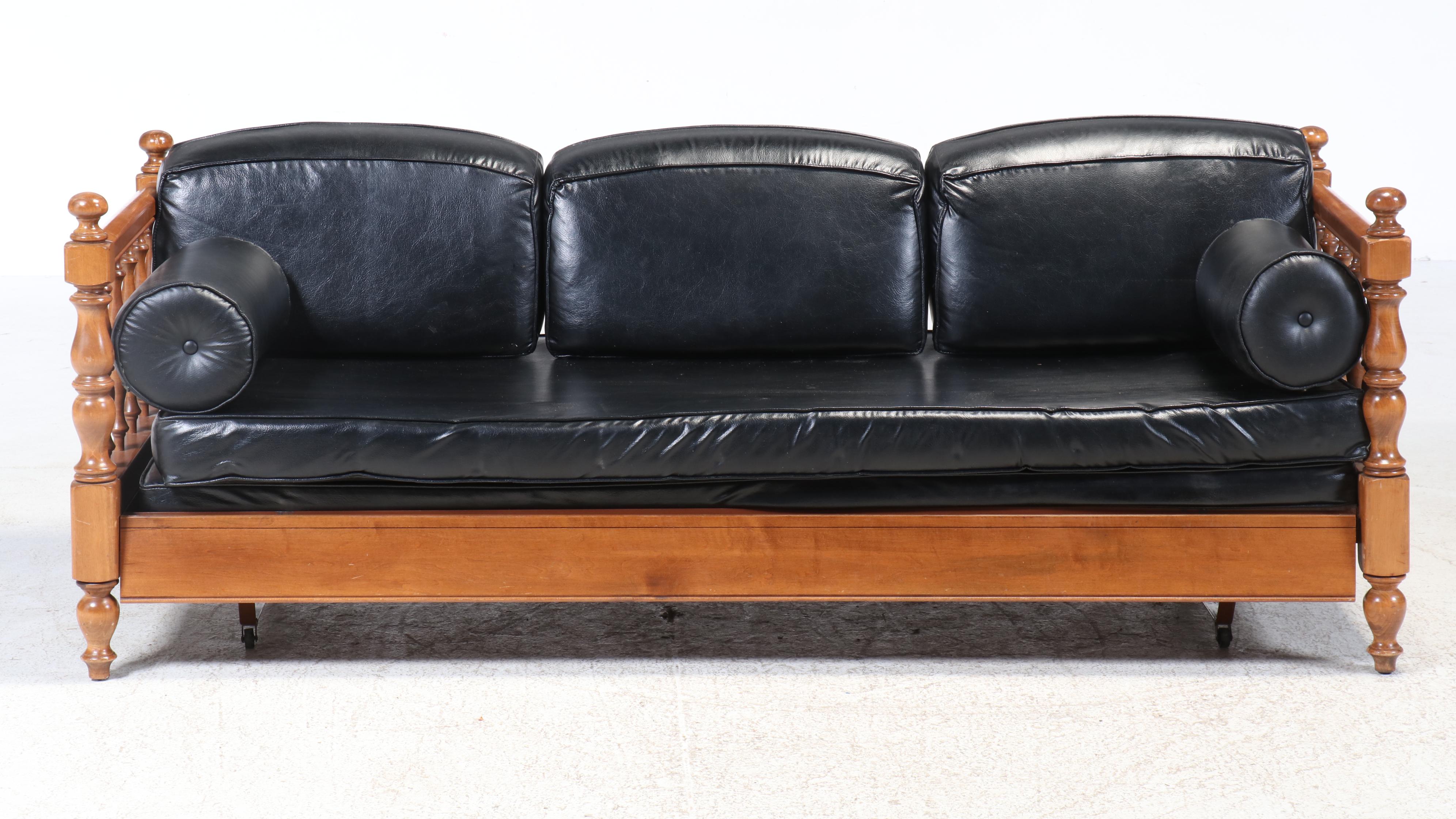 Ethan Allen Colonial Style Maple Finish Daybed with Trundle, Mid to Late 20th C.