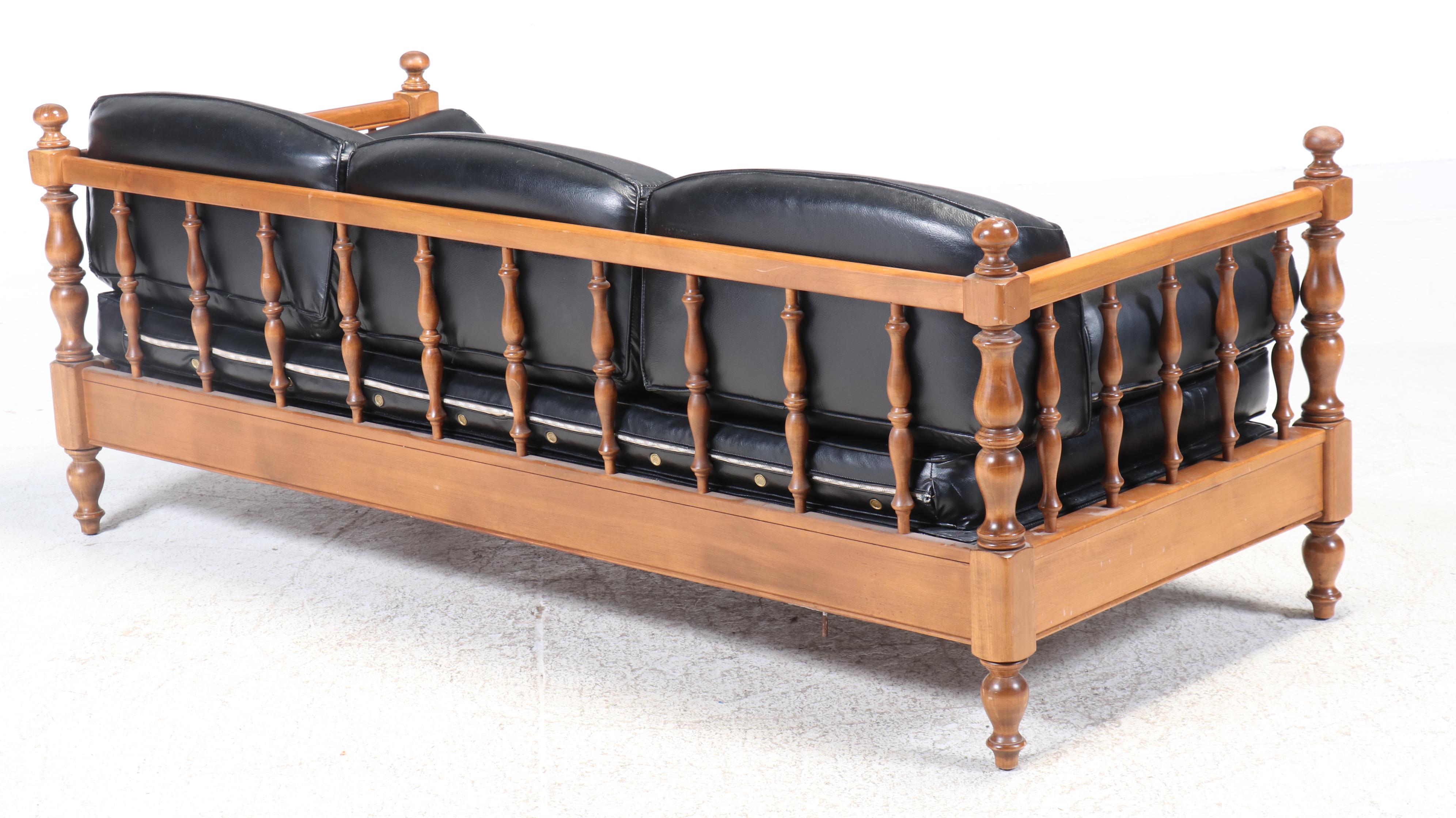 Ethan Allen Colonial Style Maple Finish Daybed with Trundle, Mid to Late 20th C.