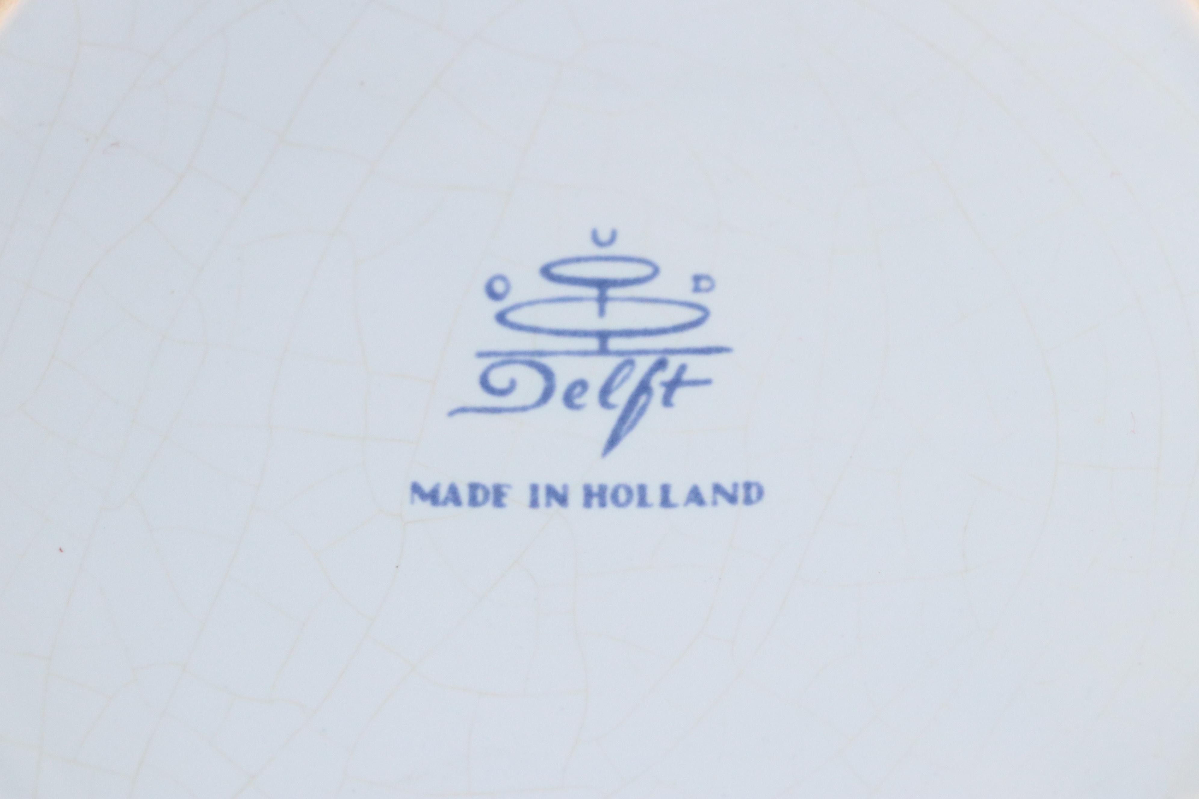 Williamsburg Restoration ODU Delft Cainsters with Other English Plates