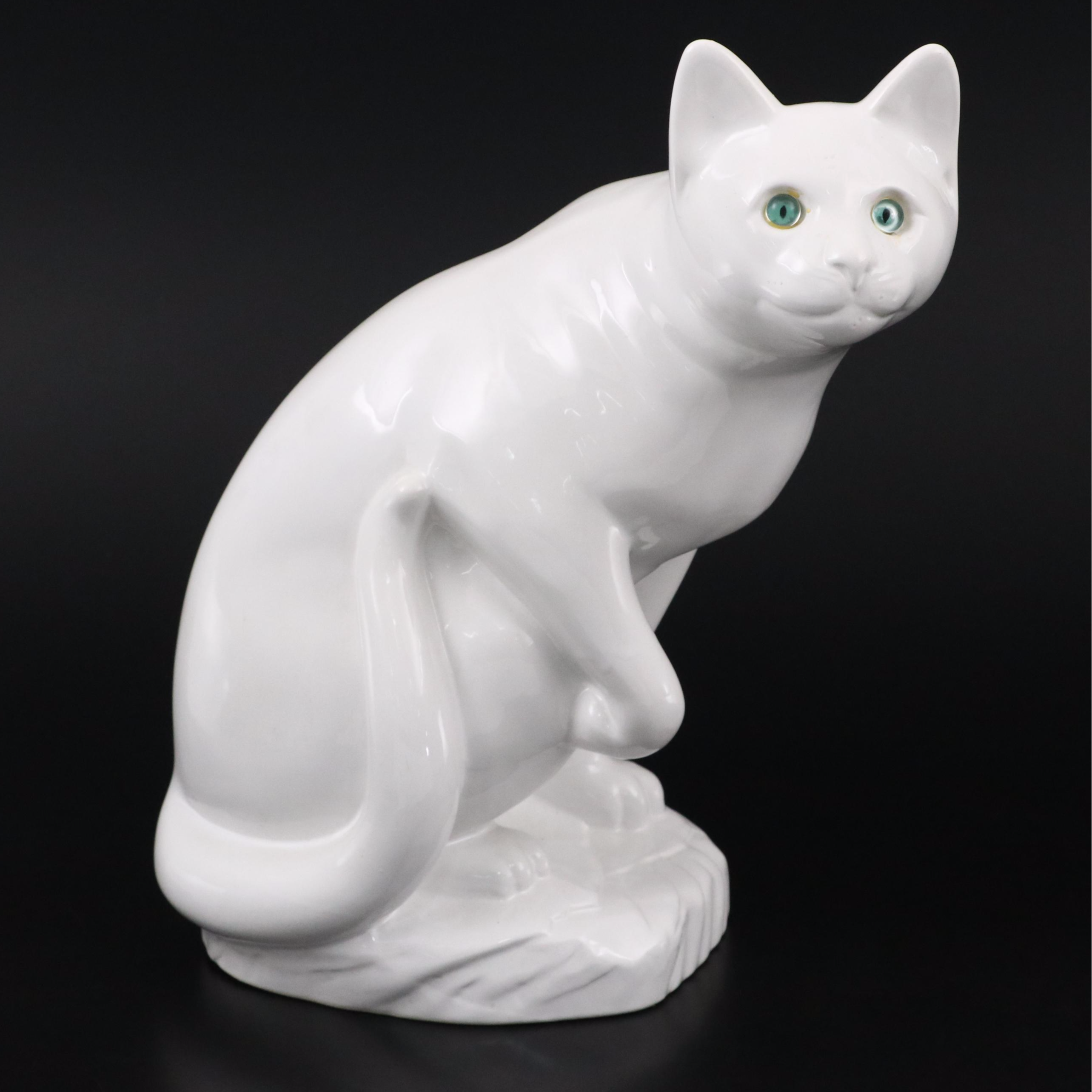 ELPA Alcobaça White Porcelain Cat with Glass Eyes