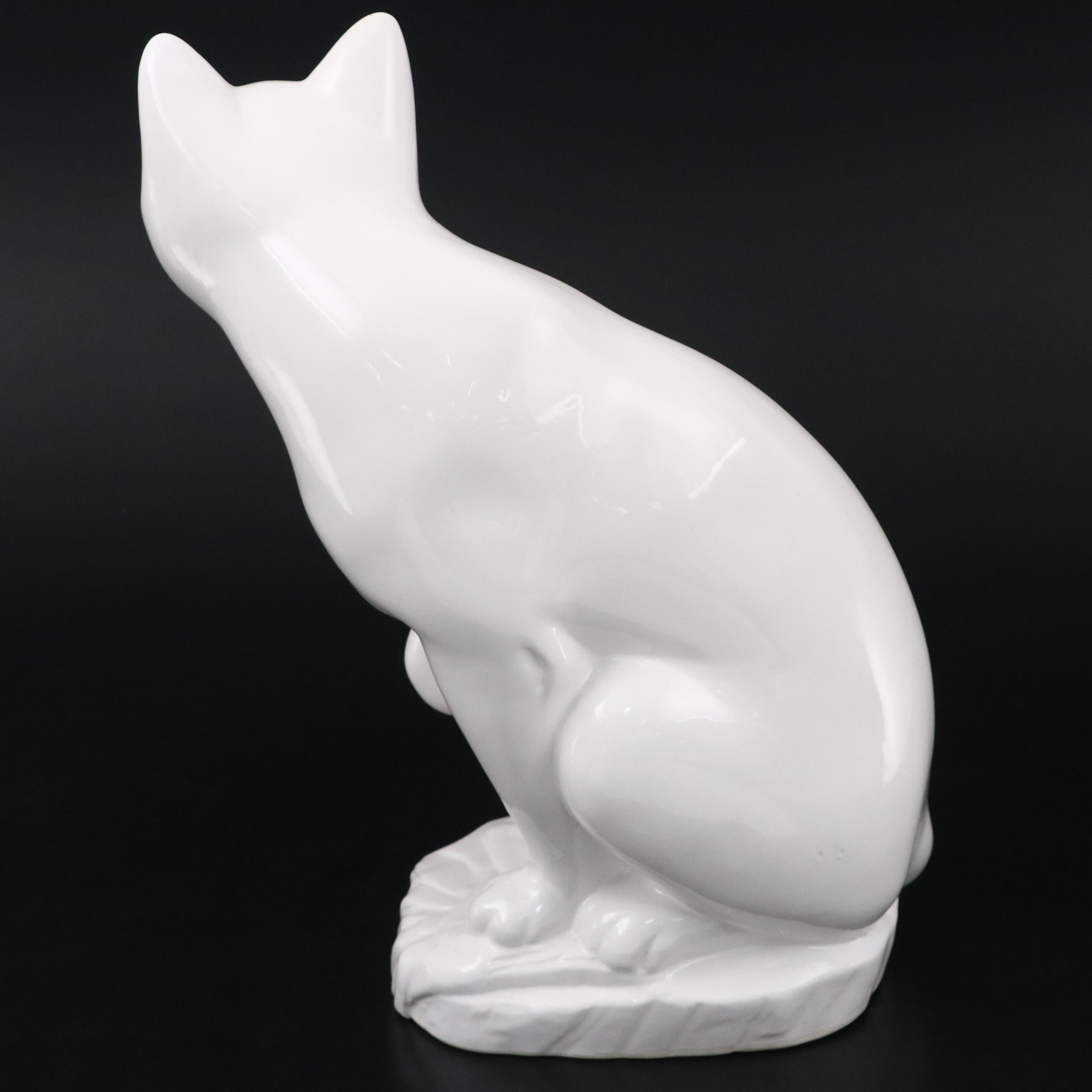 ELPA Alcobaça White Porcelain Cat with Glass Eyes