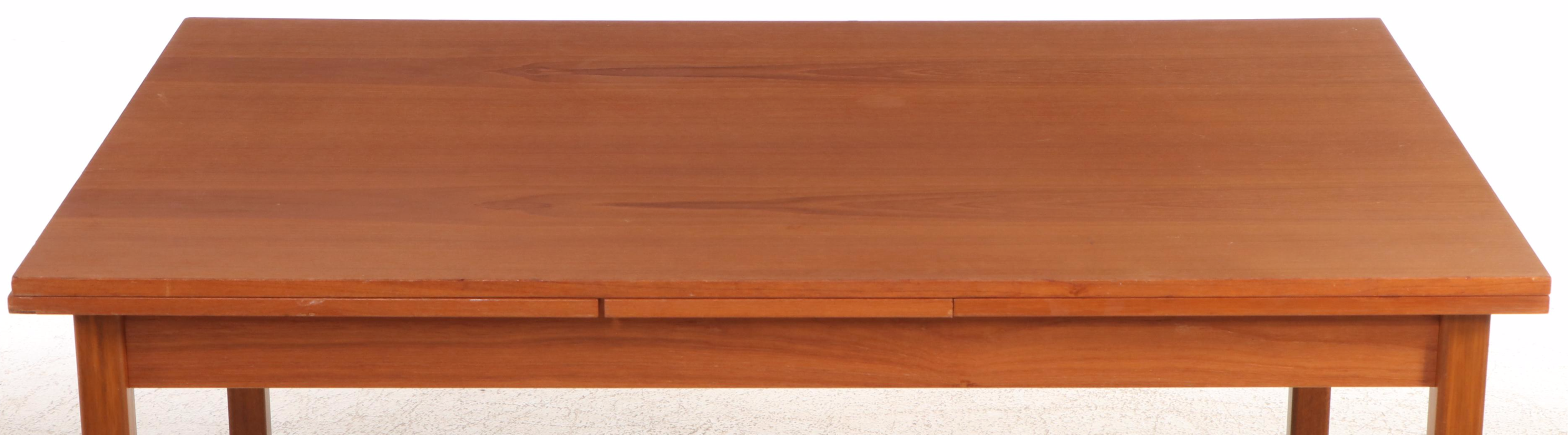 Danish Modern Teak Draw Leaf Dining Table, Mid to Late 20th Century