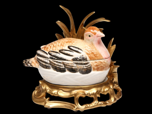 Curated & Classic: Fine Home Decor & Tableware