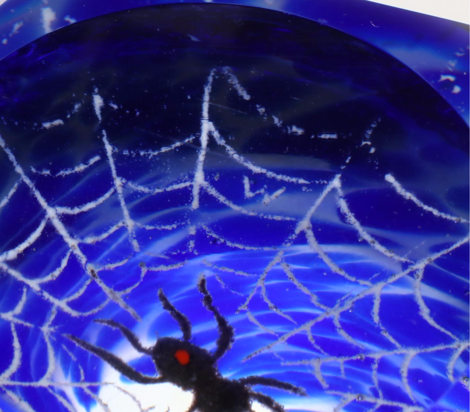 Fred Wilkerson Handcrafted Spider on Web Faceted Studio Art Glass Paperweight
