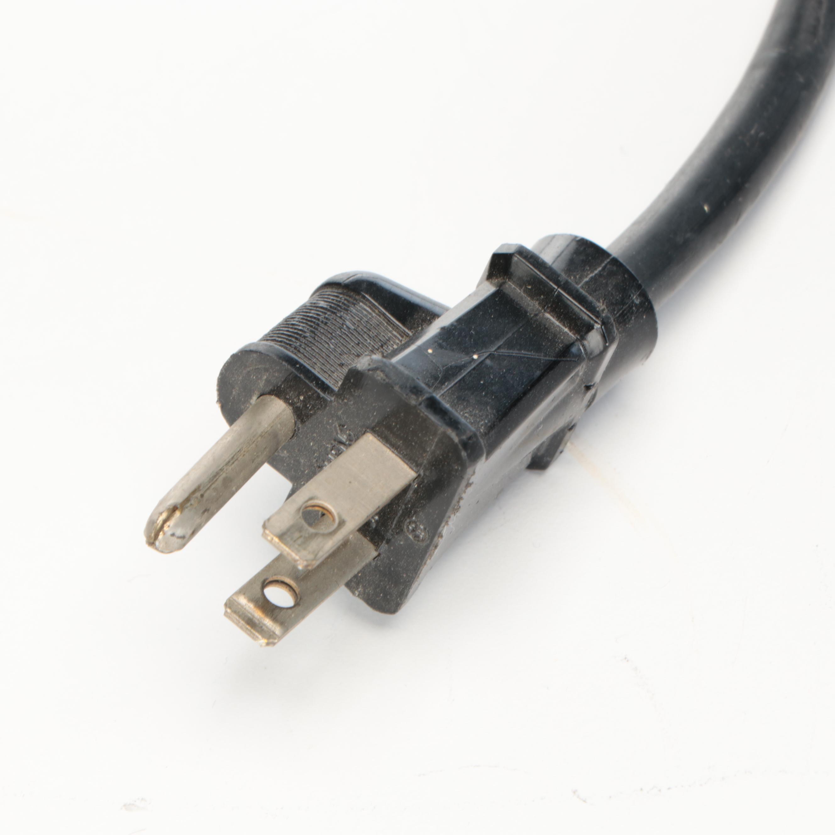 Duracraft Model BTS-10UL Bench Table Saw, 1984