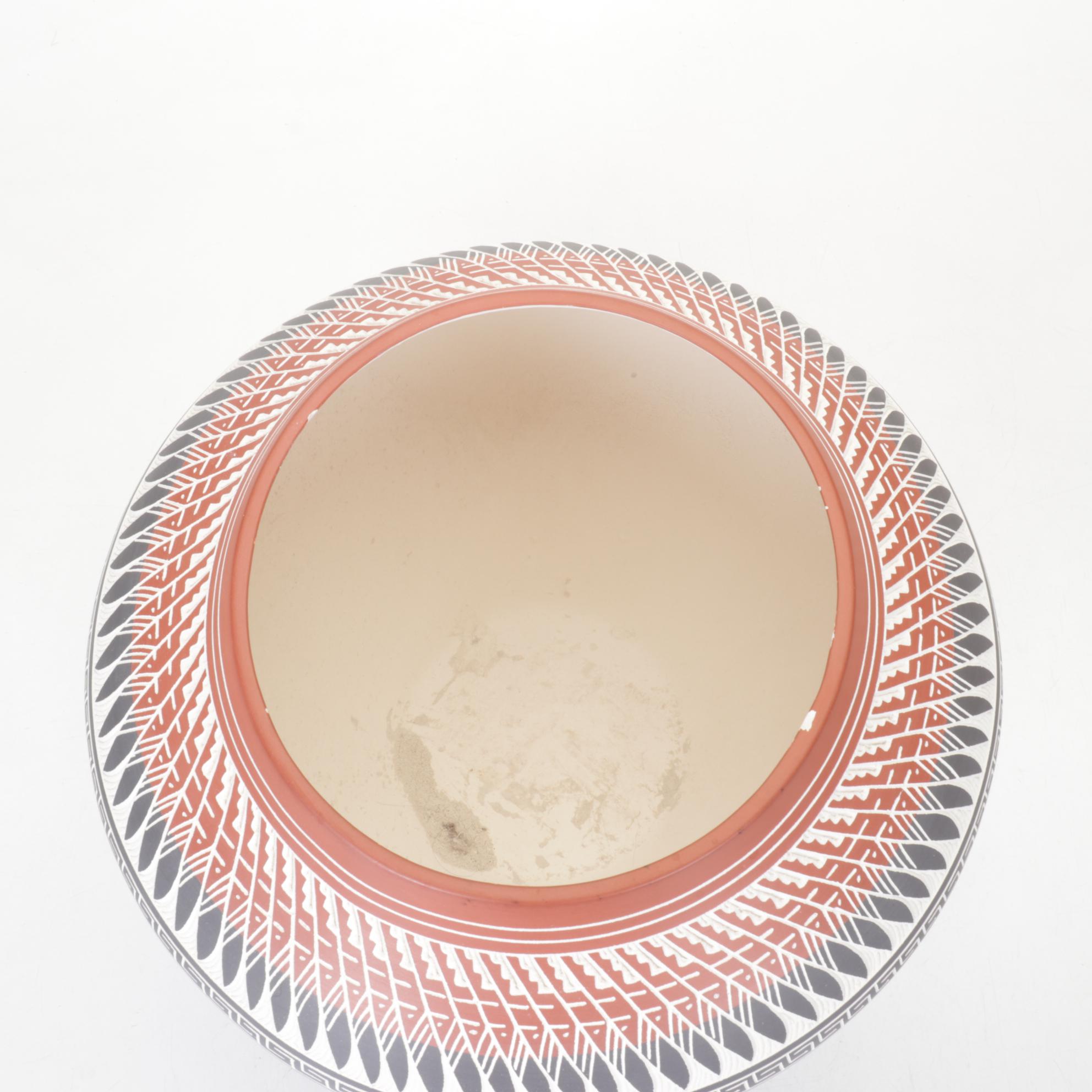 R. Aragon Acoma Pueblo Hand-Coiled Pottery Sgraffito Bear Motif Olla