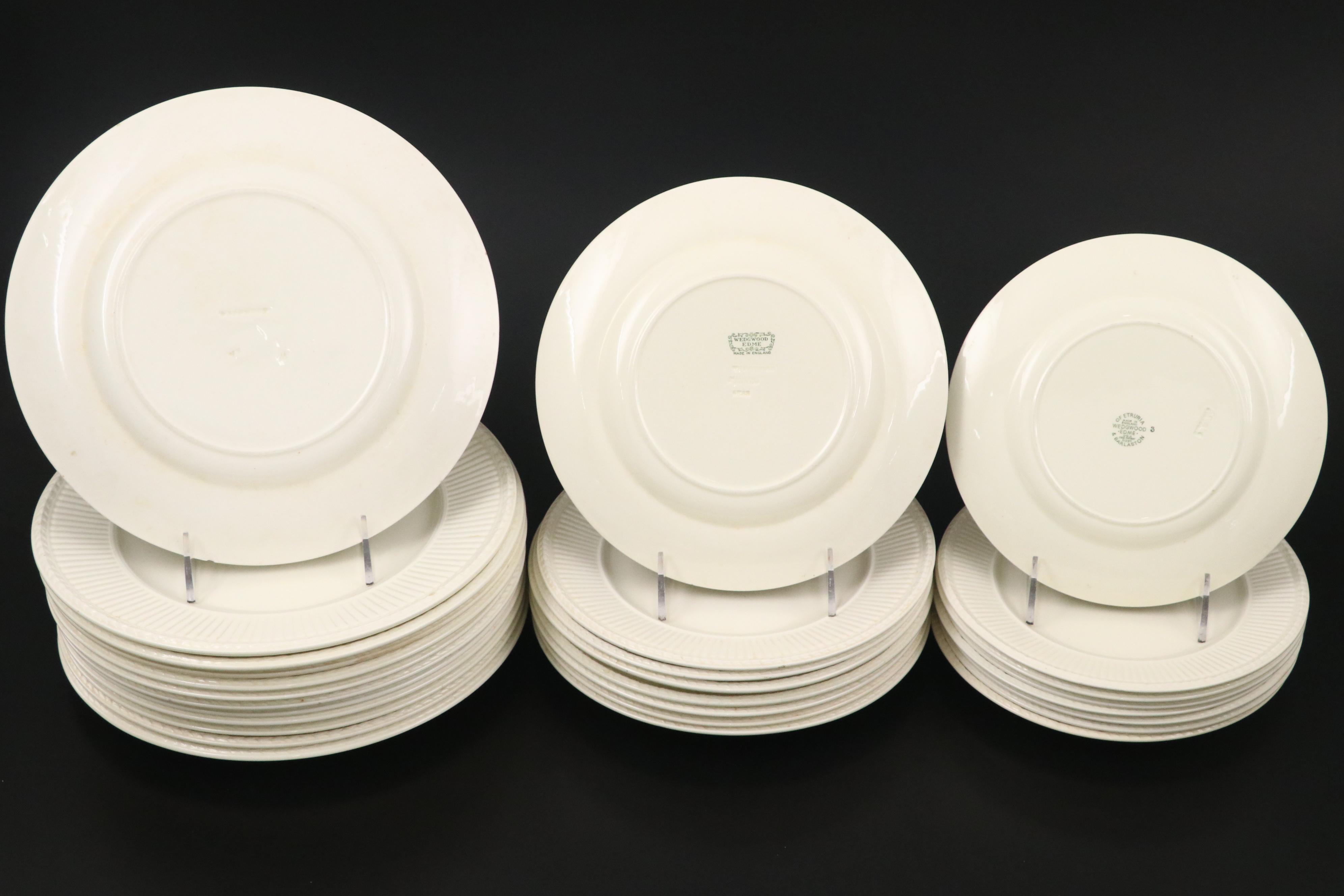 Wedgwood "Edme" English Ceramic Dinnerware, Mid to Late 20th Century