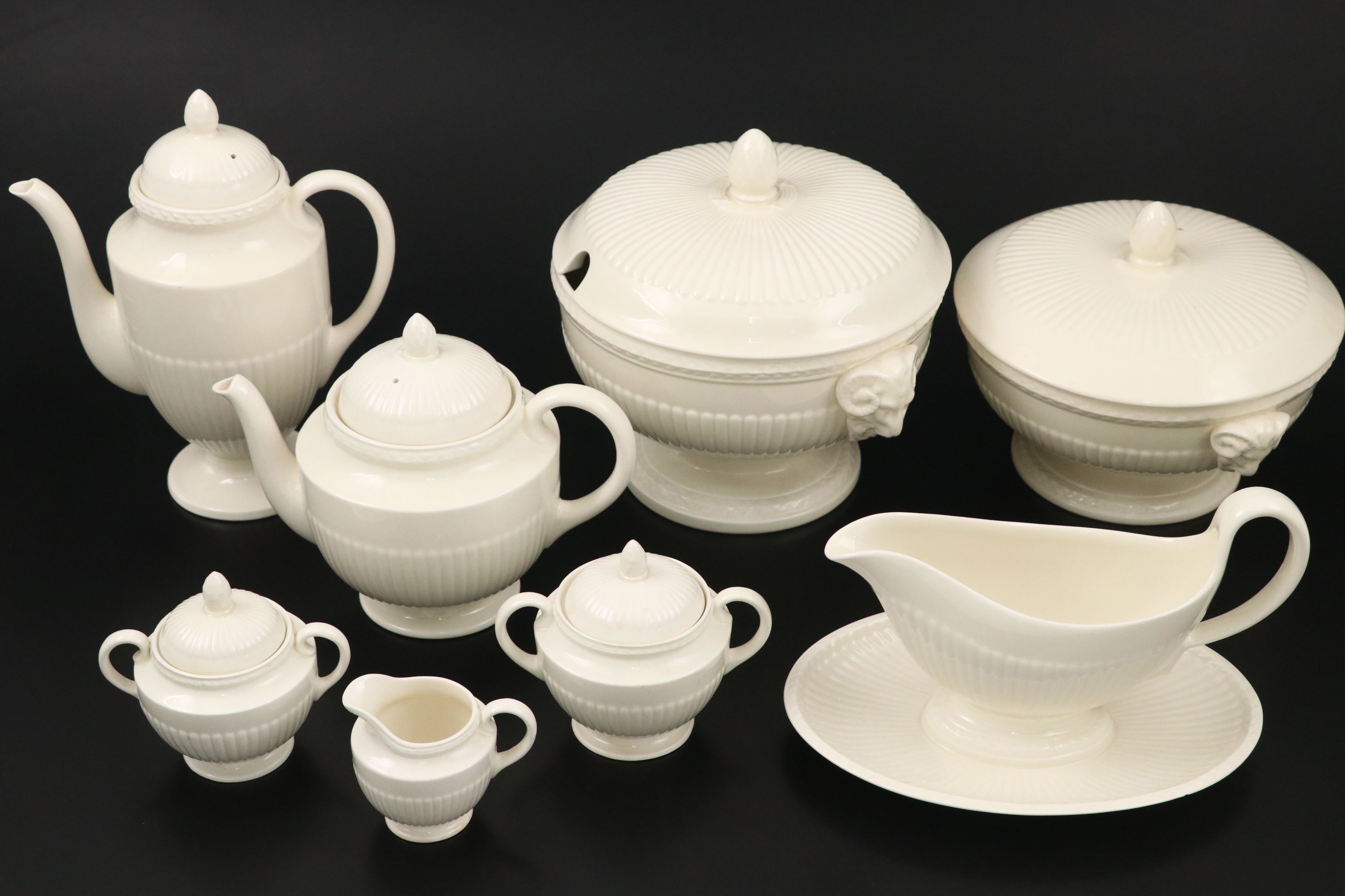 Wedgwood "Edme" English Ceramic Dinnerware, Mid to Late 20th Century