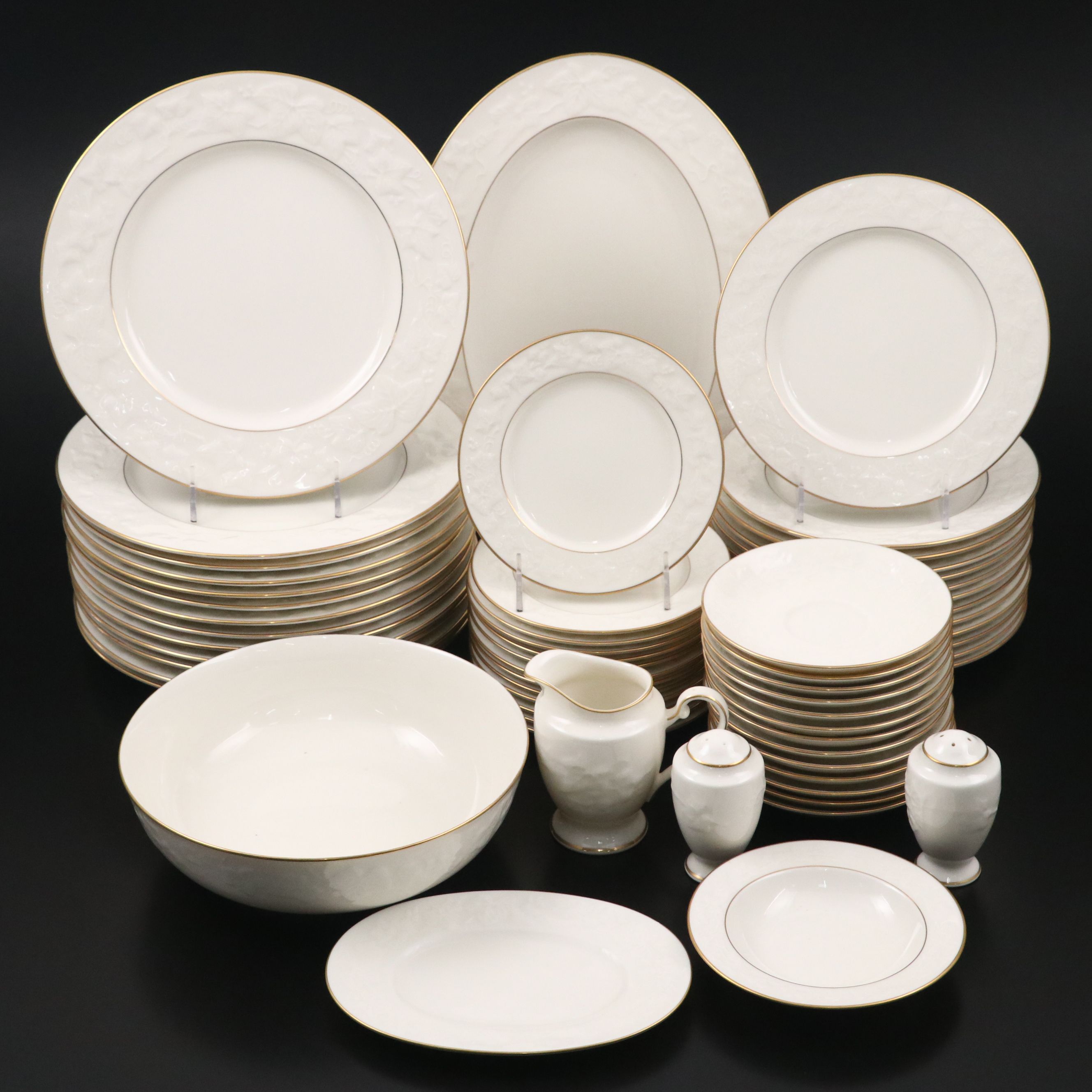 Noritake "Halls of Ivy" Ceramic Dinnerware, Late 20th Century
