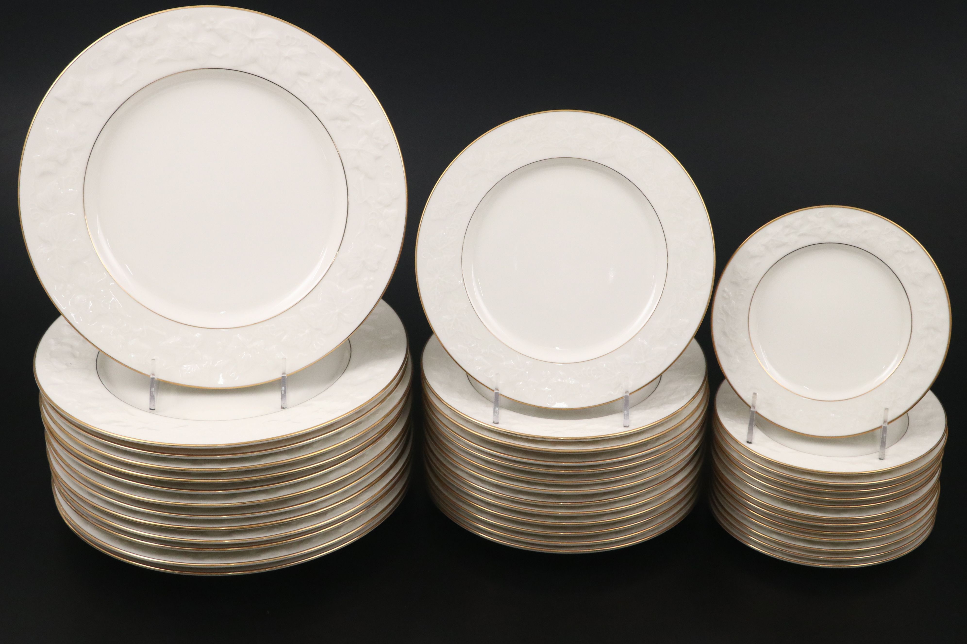 Noritake "Halls of Ivy" Ceramic Dinnerware, Late 20th Century