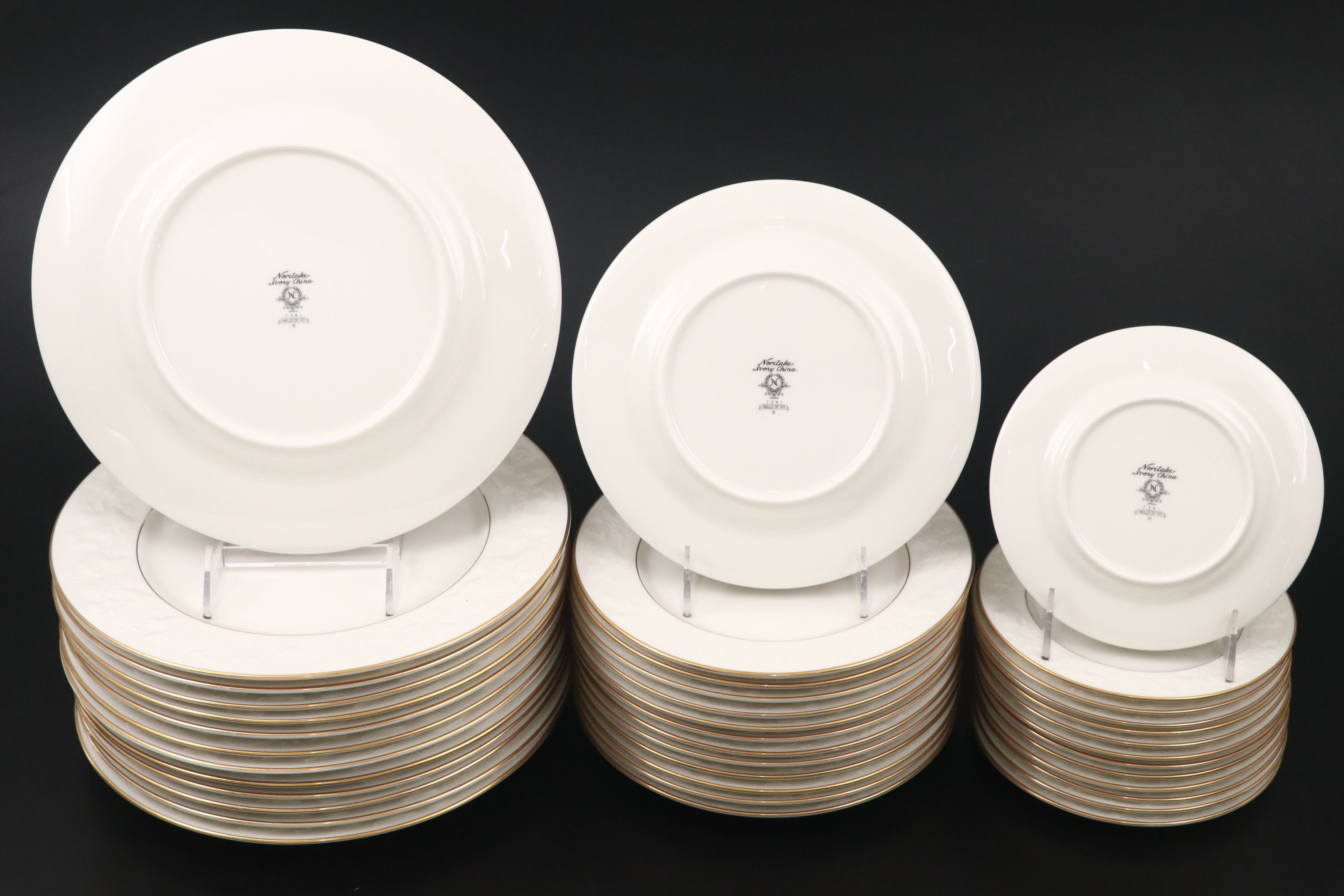 Noritake "Halls of Ivy" Ceramic Dinnerware, Late 20th Century