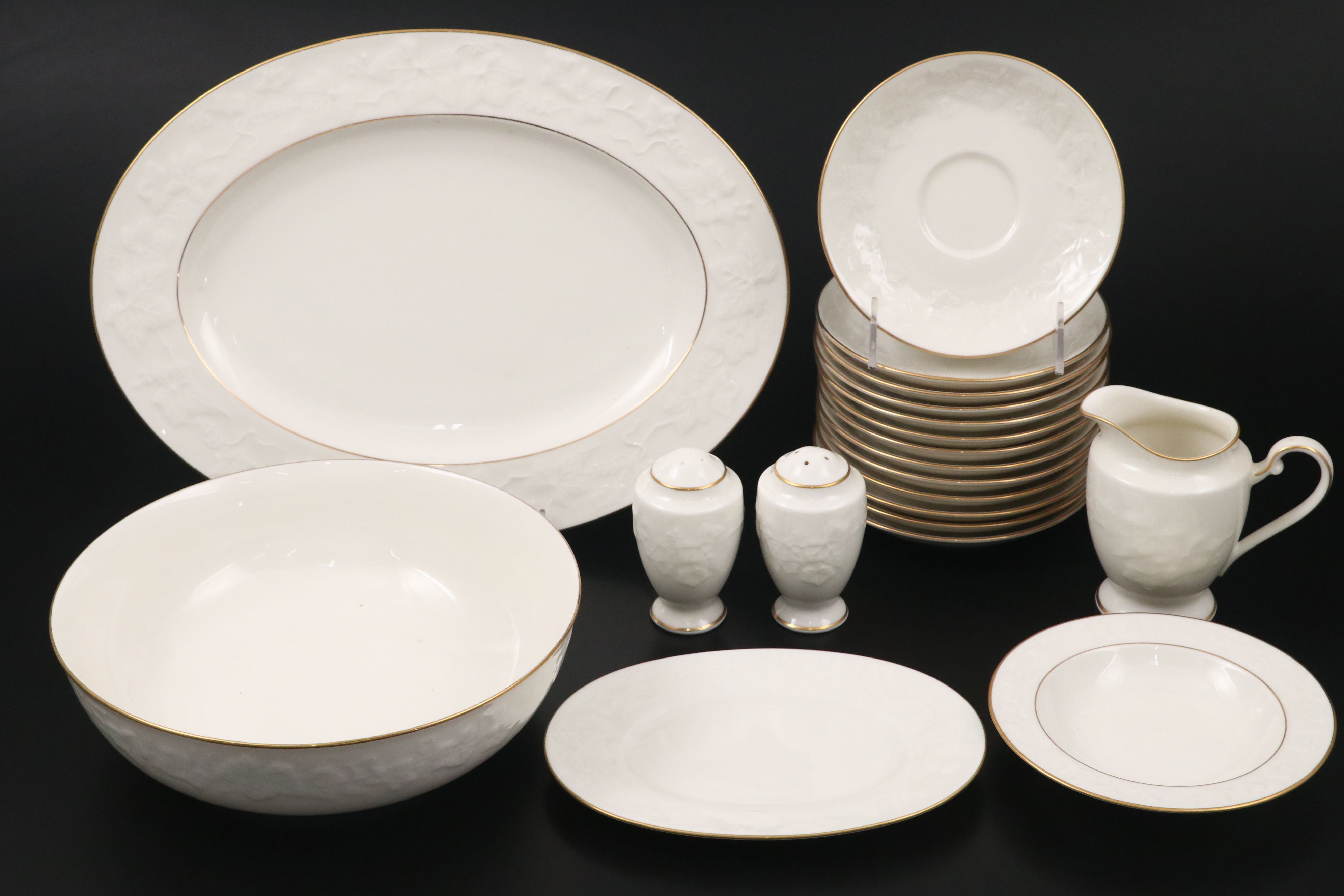 Noritake "Halls of Ivy" Ceramic Dinnerware, Late 20th Century
