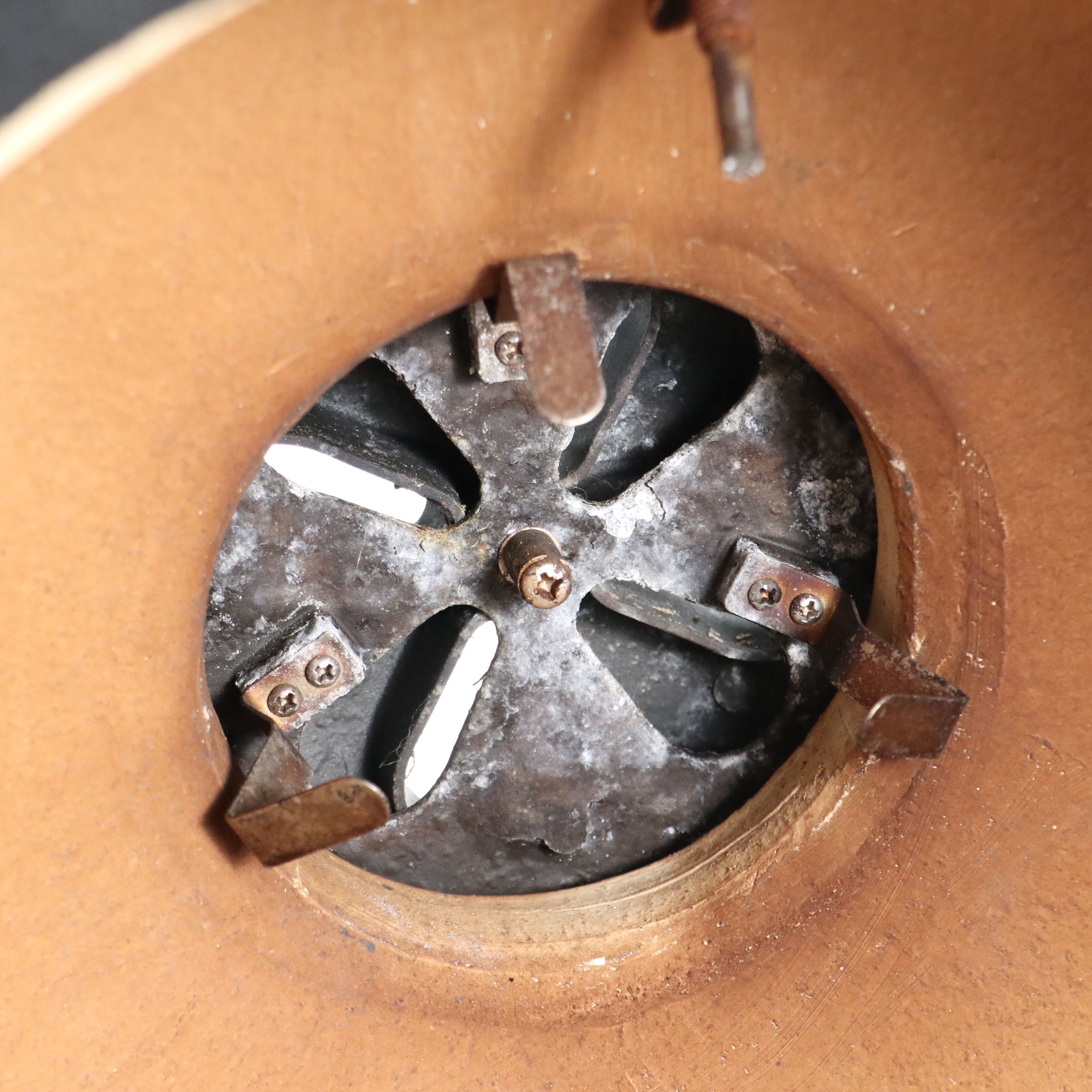 Lifesmart 15-inch Ceramic Kamado Grill / Smoker