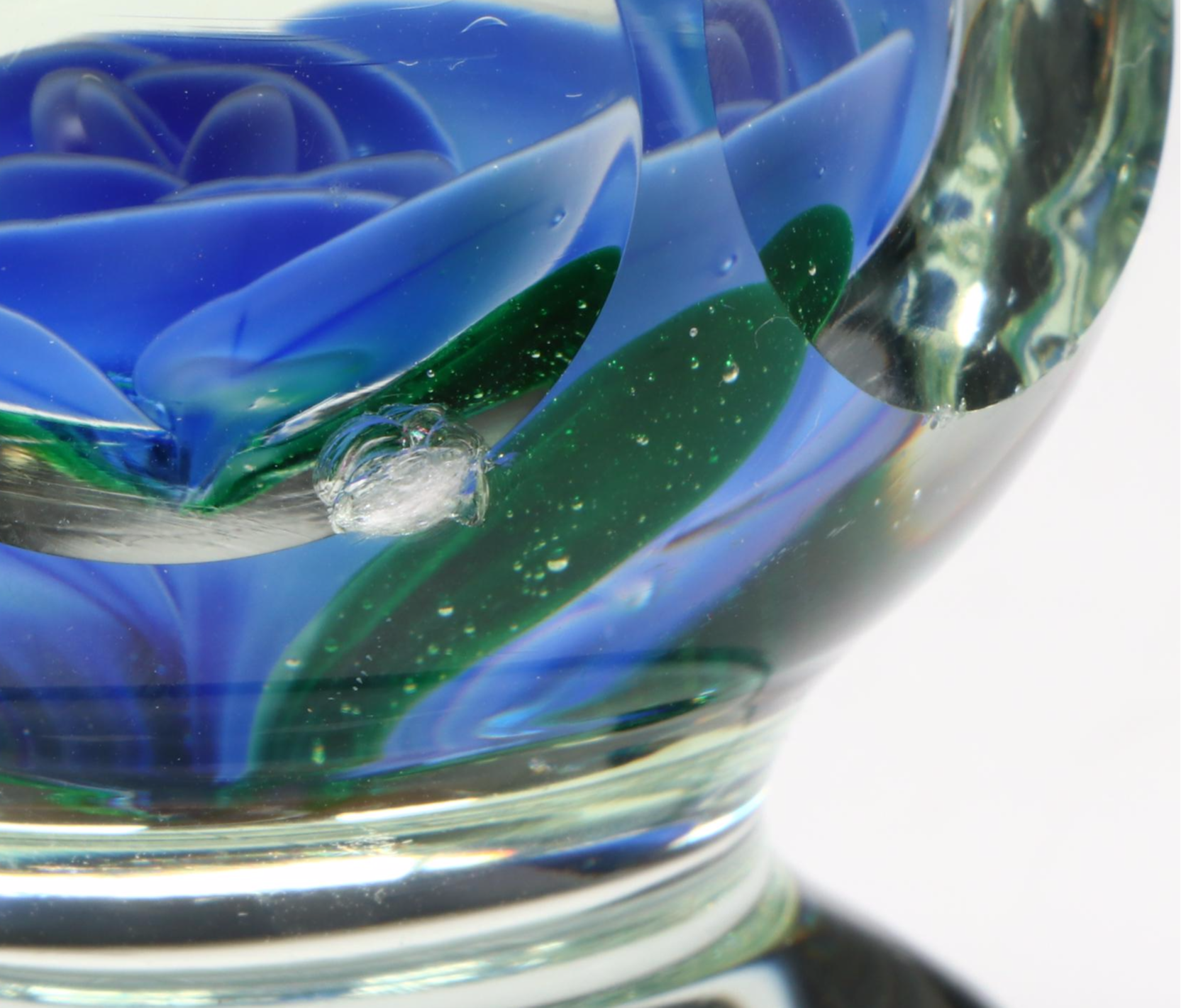 Robert Hamon and Pairpoint Handcrafted and Faceted Floral Art Glass Paperweights