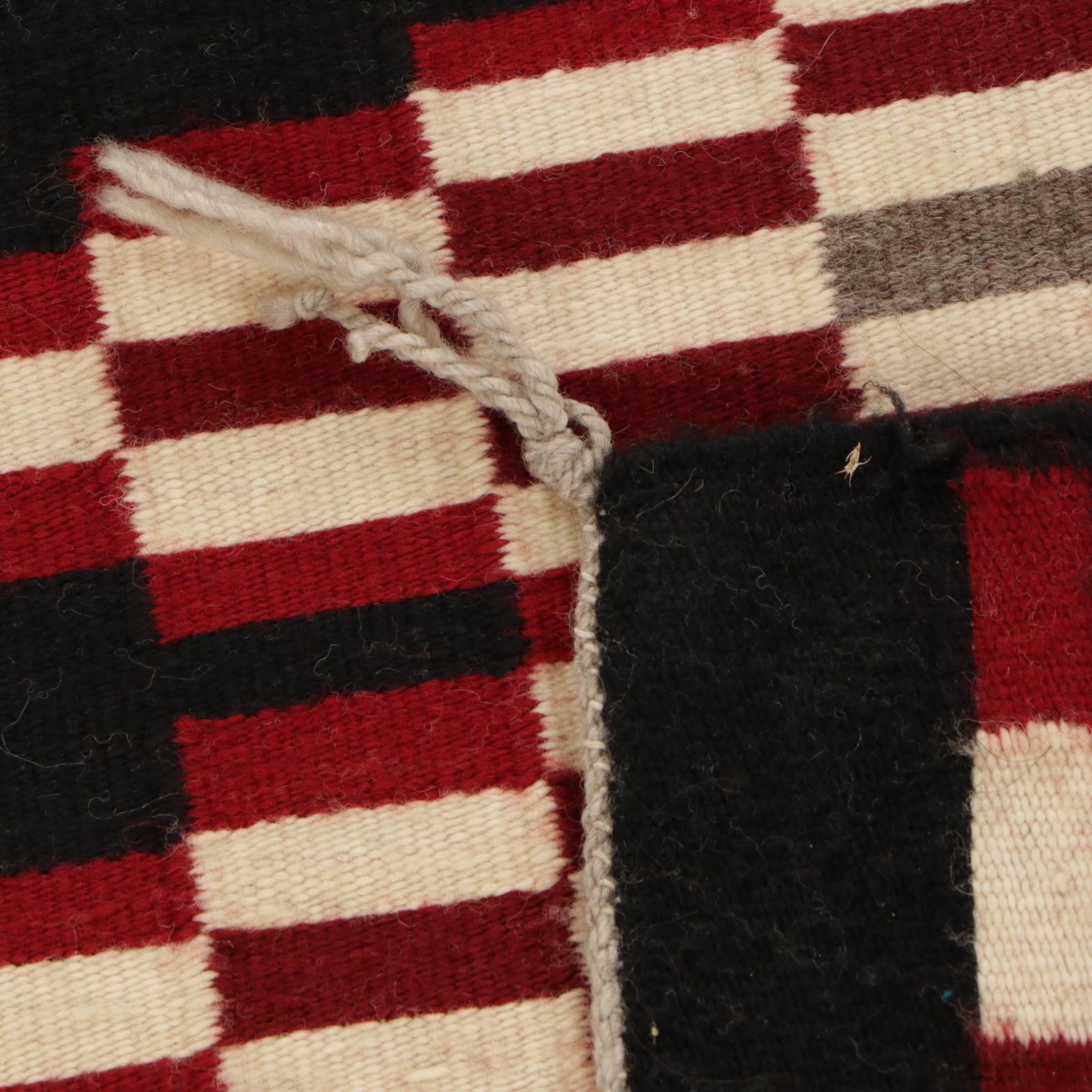 2'1" x 3' Handwoven Navajo Chief's Blanket Pattern Accent Rug