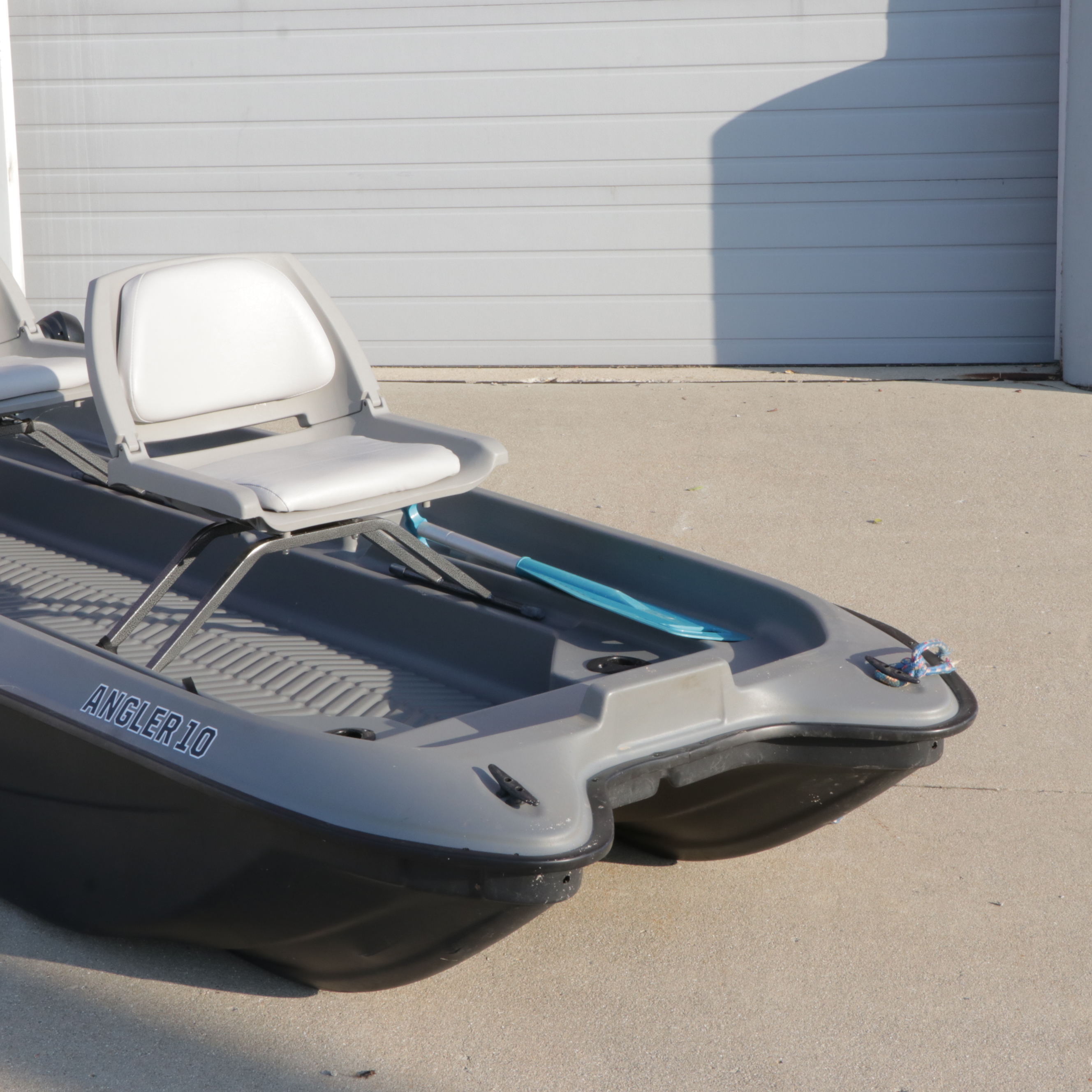 Field and Stream Angler 10 Pond Boat w/. Trolling Motor