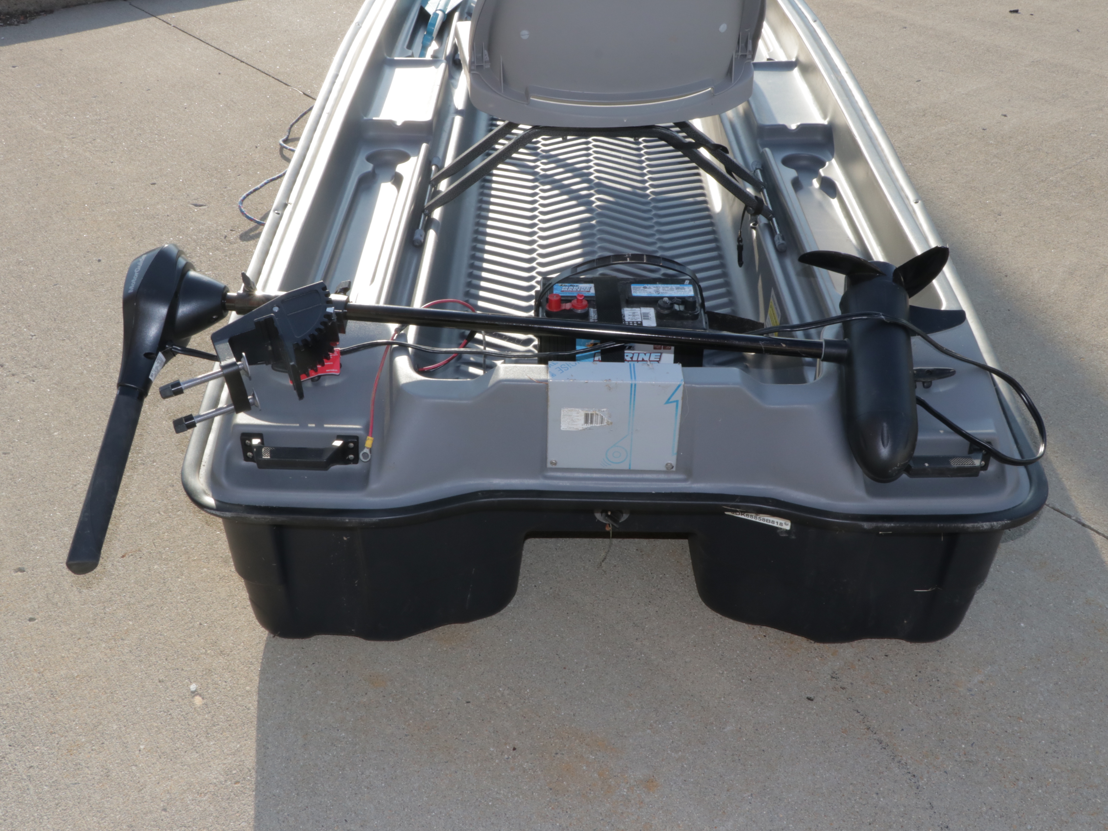 Field and Stream Angler 10 Pond Boat w/. Trolling Motor