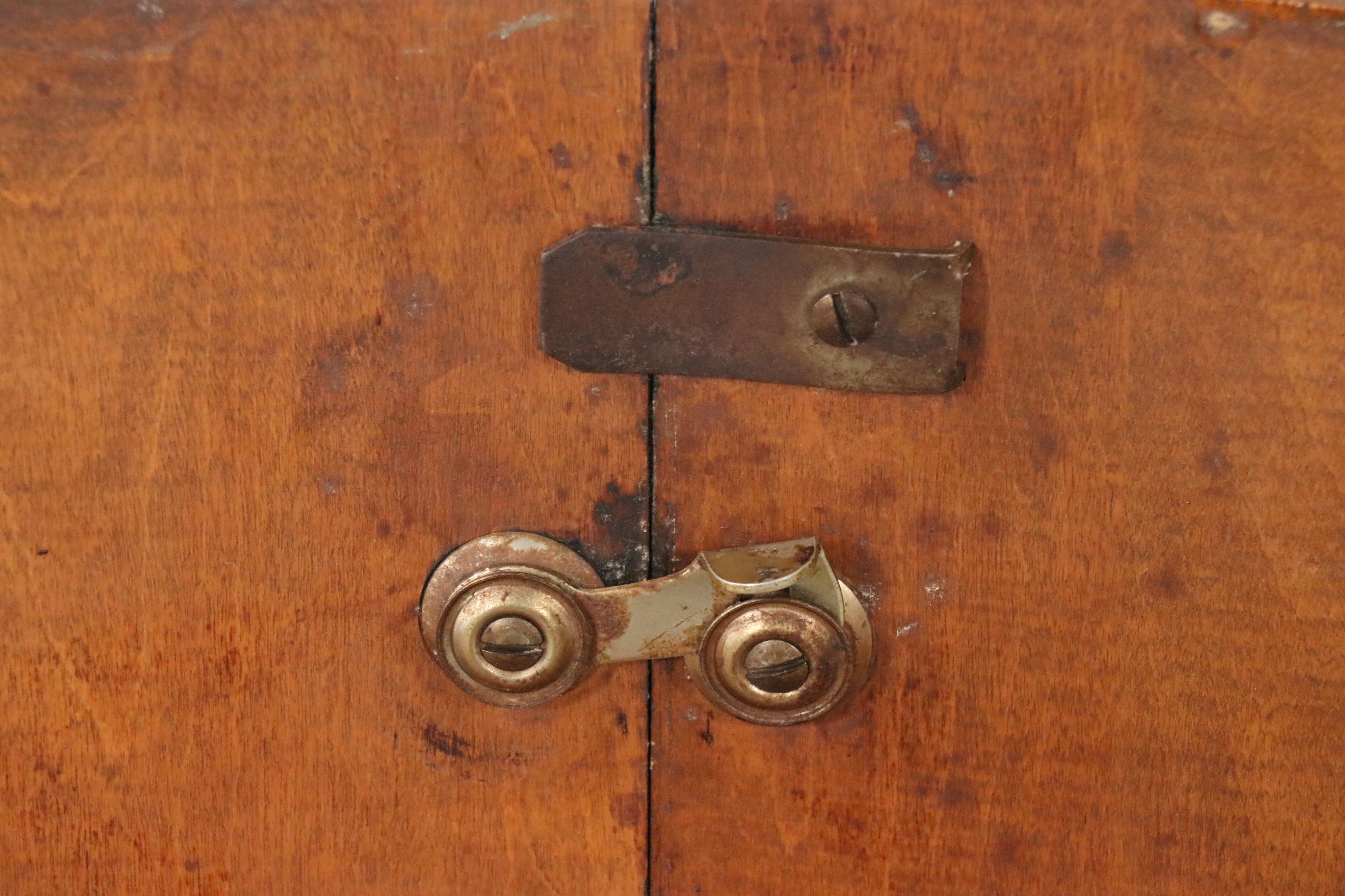 Tell City Colonial Style Maple Drop-Leaf Table with Lazy Susan