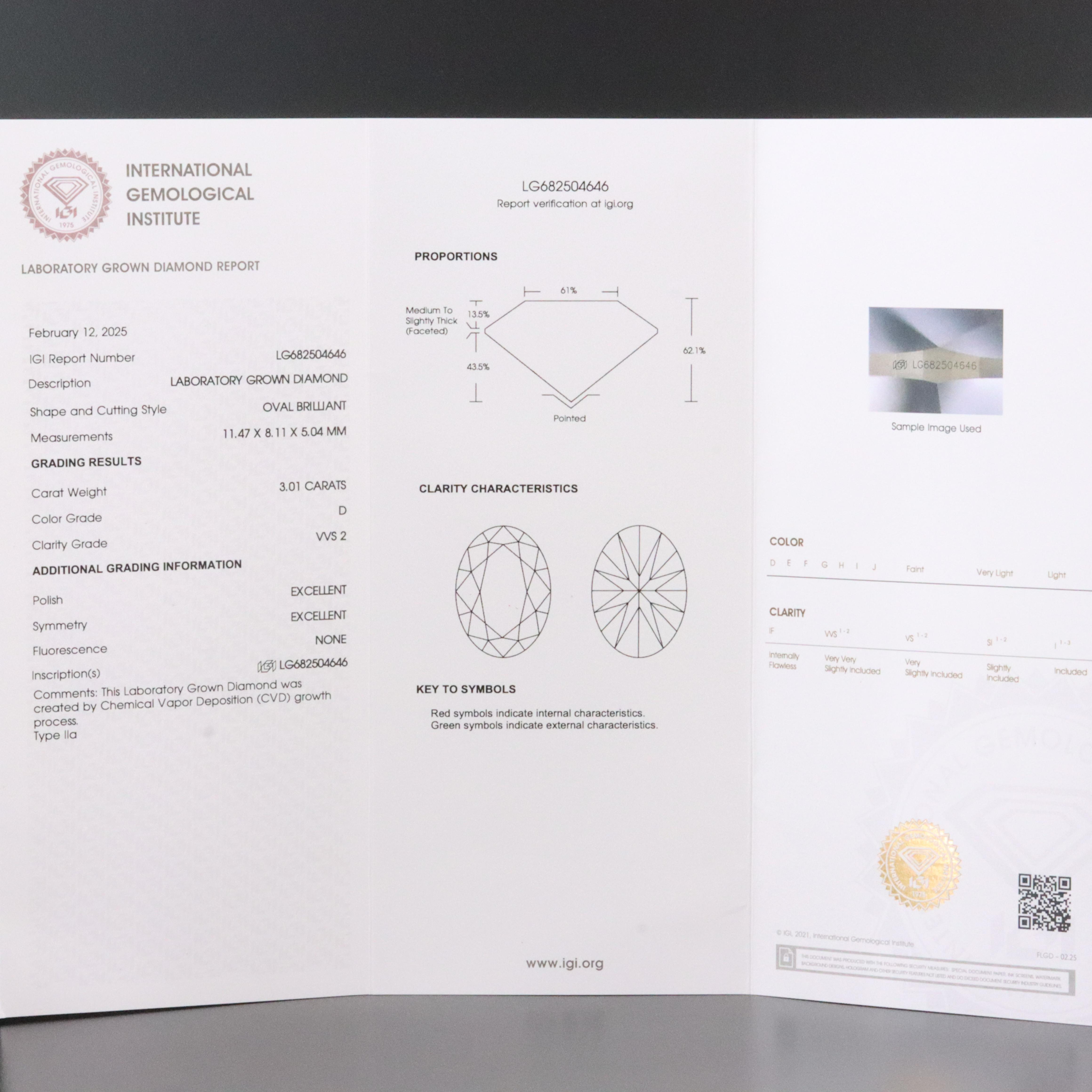 18K 3.01 CT Lab Grown Diamond Solitaire Necklace with IGI Repot