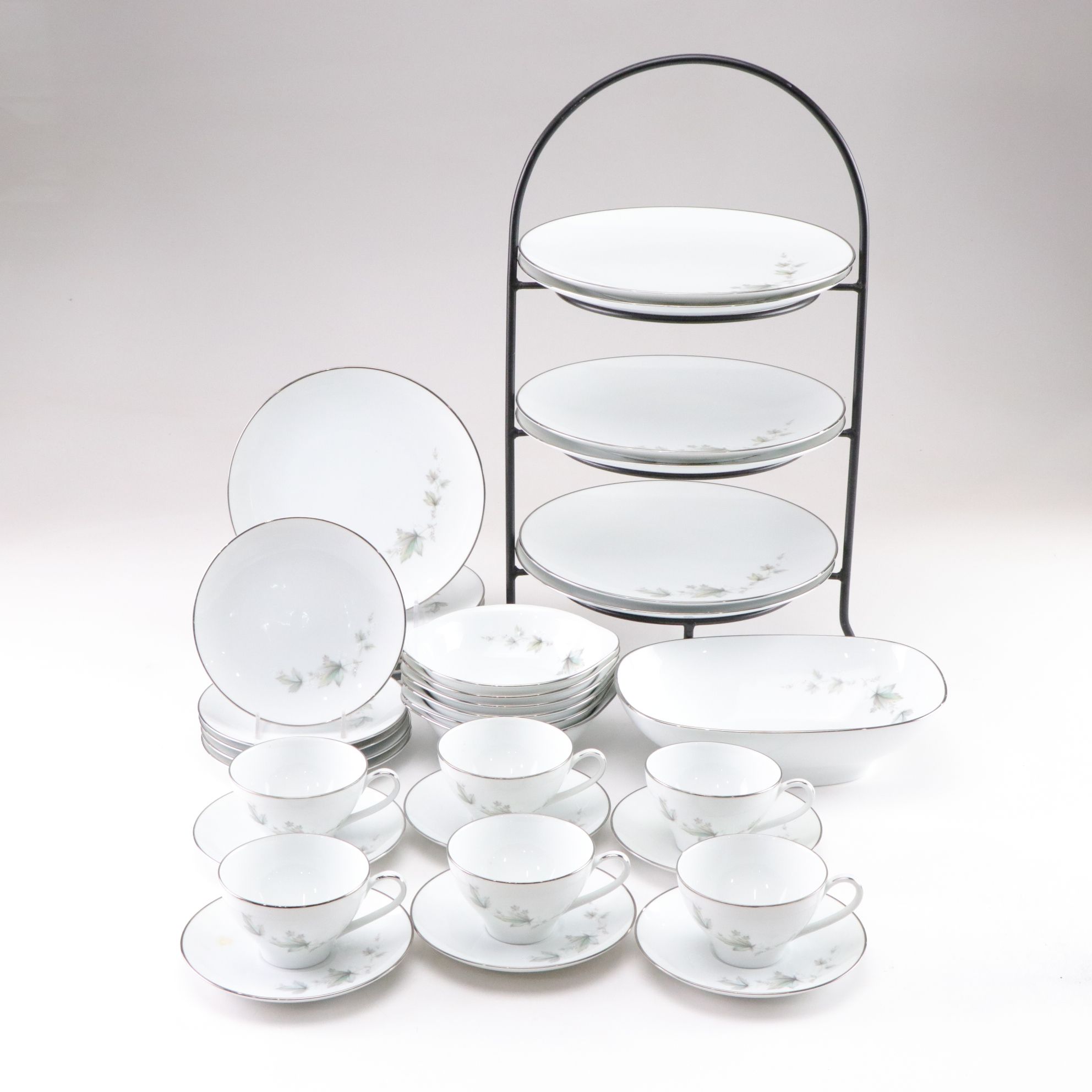 Noritake "Sezanne" Fine China Dinner Service For Six with Display Stand