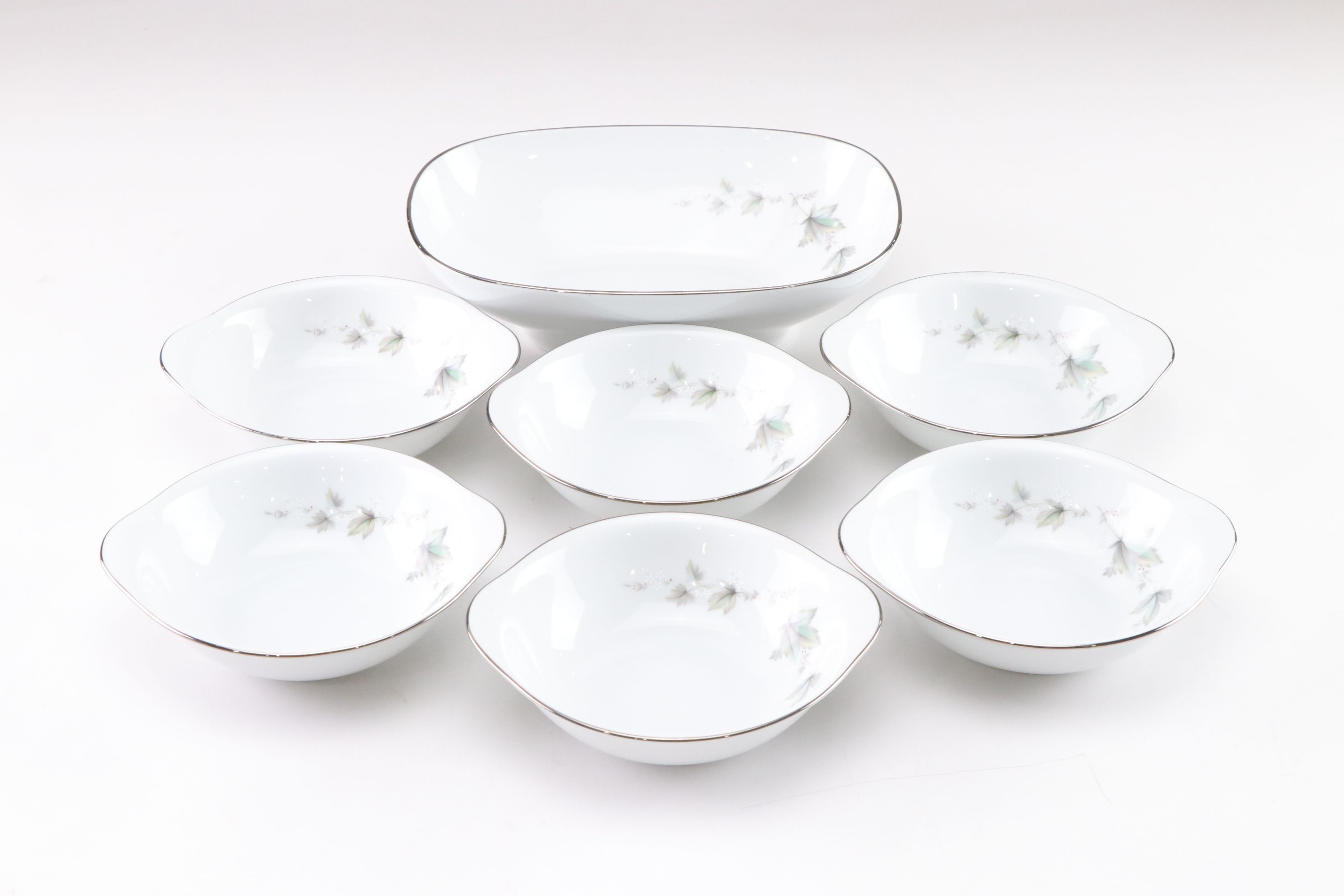 Noritake "Sezanne" Fine China Dinner Service For Six with Display Stand