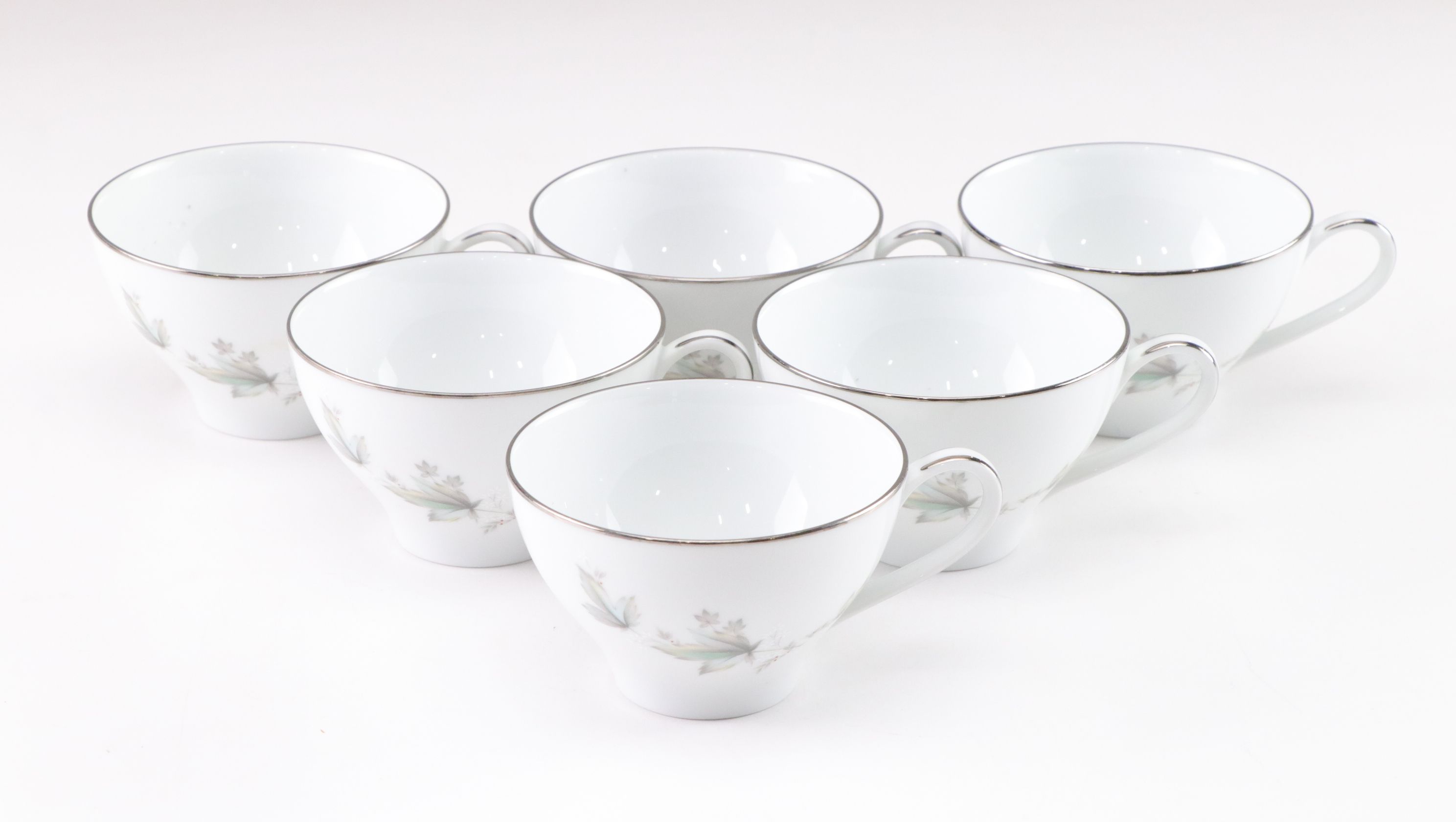 Noritake "Sezanne" Fine China Dinner Service For Six with Display Stand