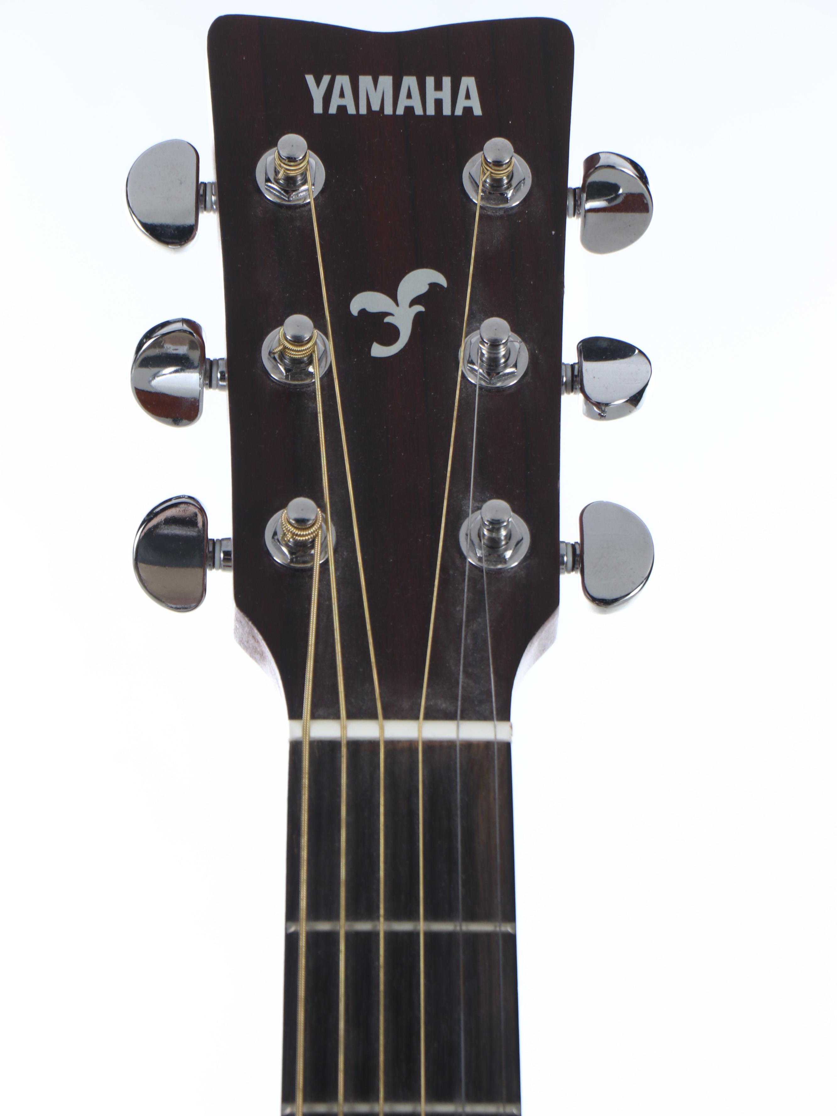 Yamaha FG 800 Spruce Acoustic Guitar with Stand, Strings and Strap