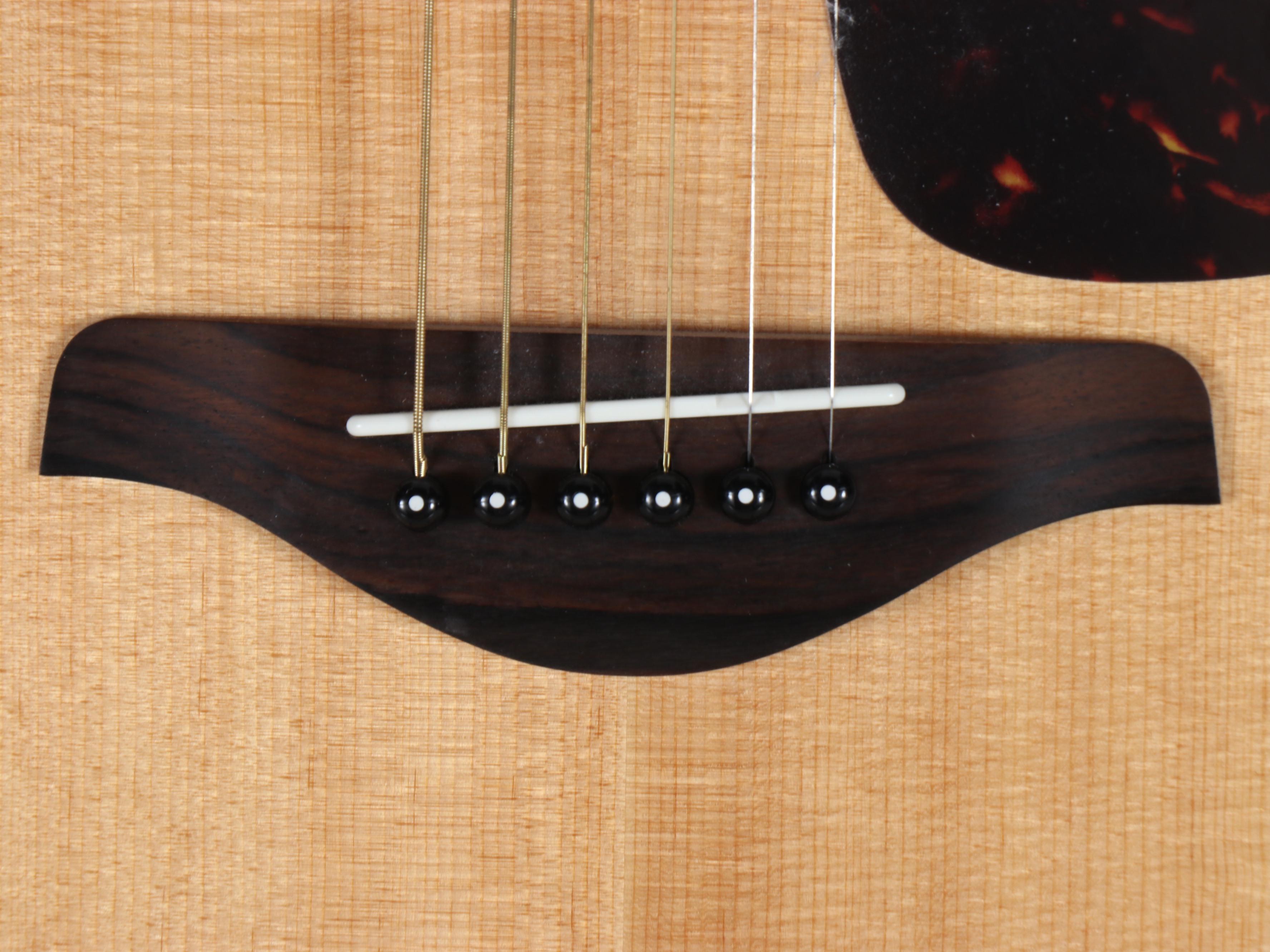 Yamaha FG 800 Spruce Acoustic Guitar with Stand, Strings and Strap