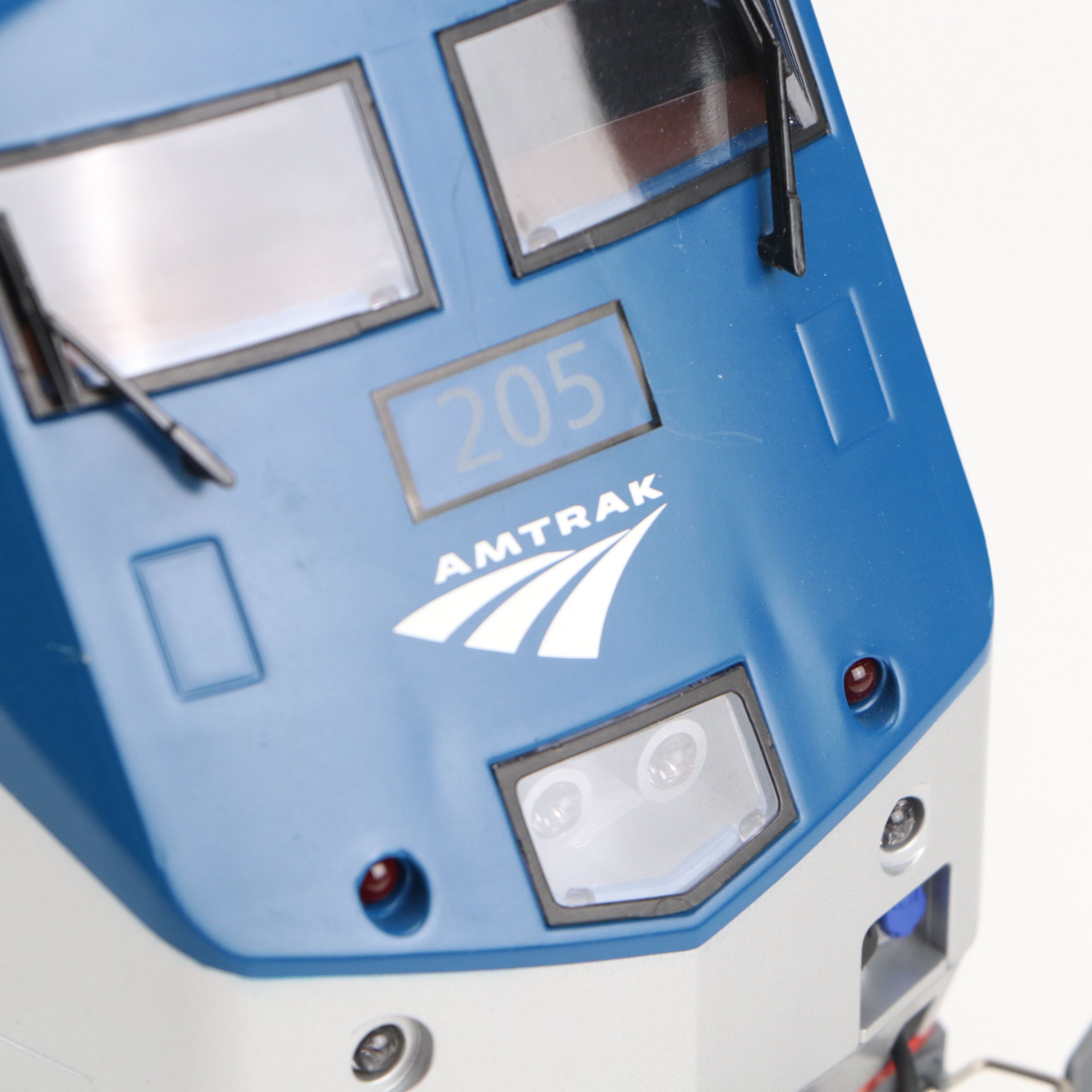 LGB 22490 Amtrak Genesis G Scale Diesel Engine Locomotive