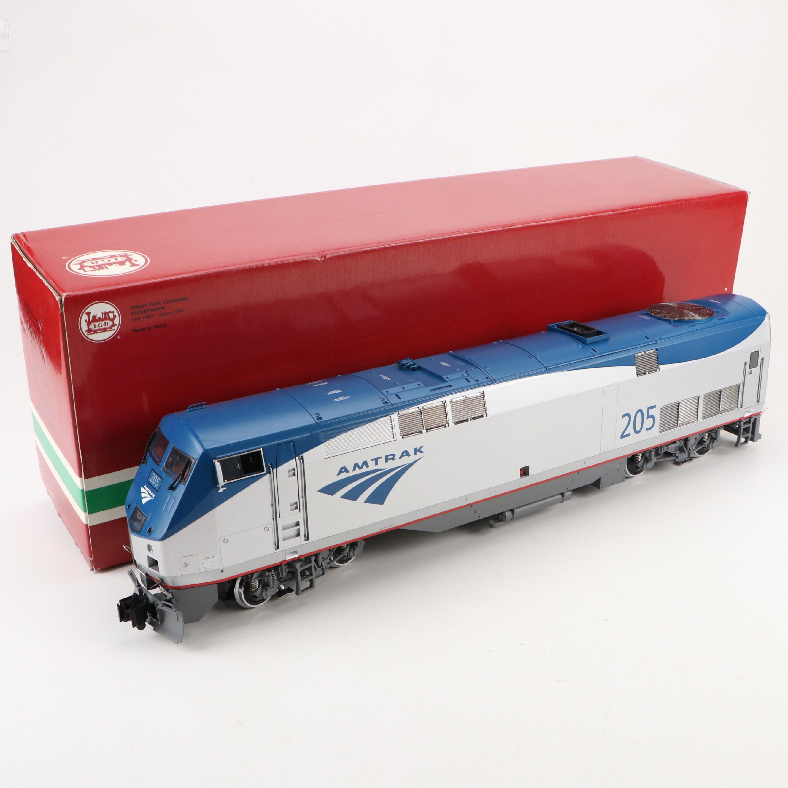LGB 22490 Amtrak Genesis G Scale Diesel Engine Locomotive