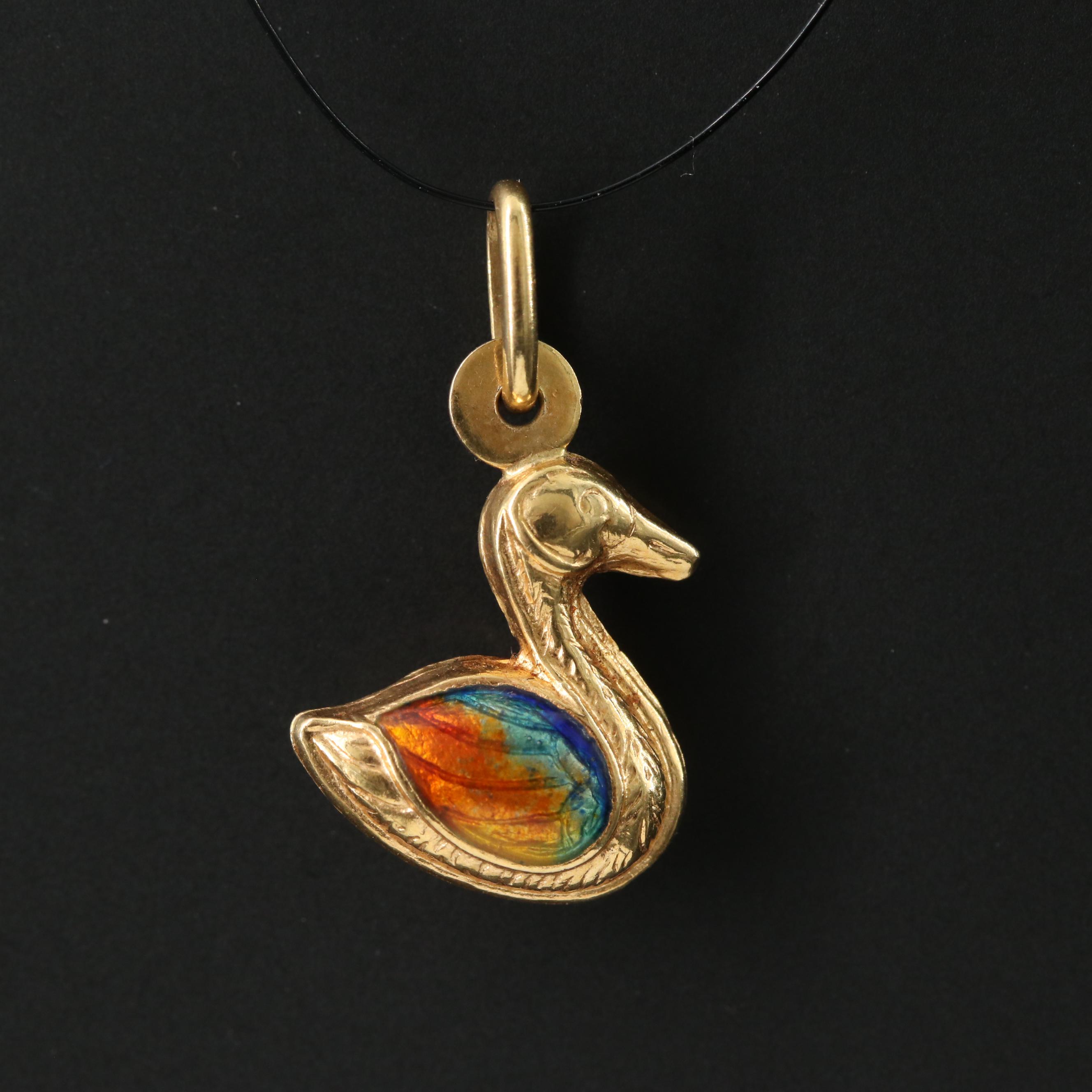 Vintage Italian Besi Dino & Bonauguri Lucio 18K Enamel Duck Charm Pendant