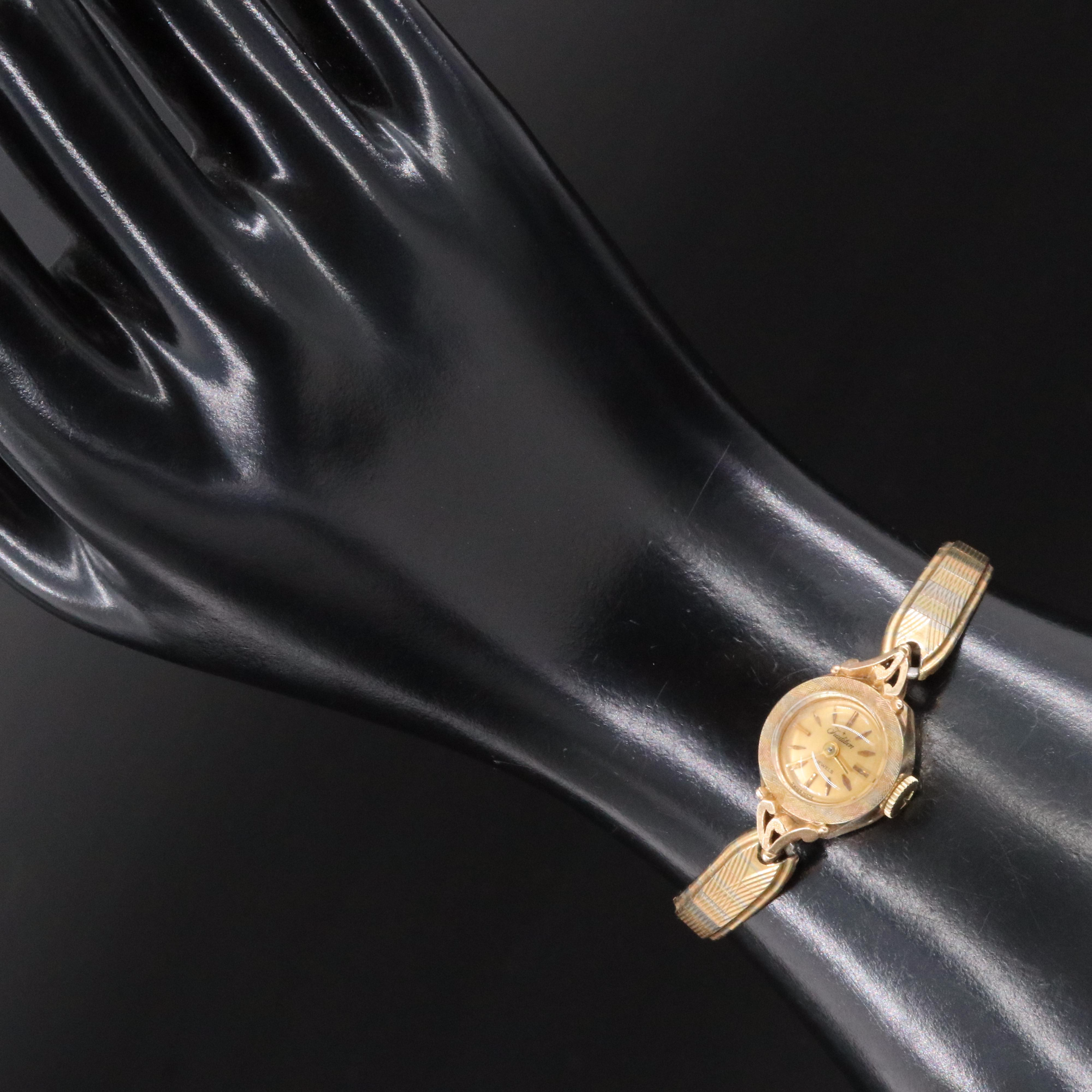 Vintage 14K Gold Tradition Watch Co. Champagne Dial 16mm Manual-Wind Watch