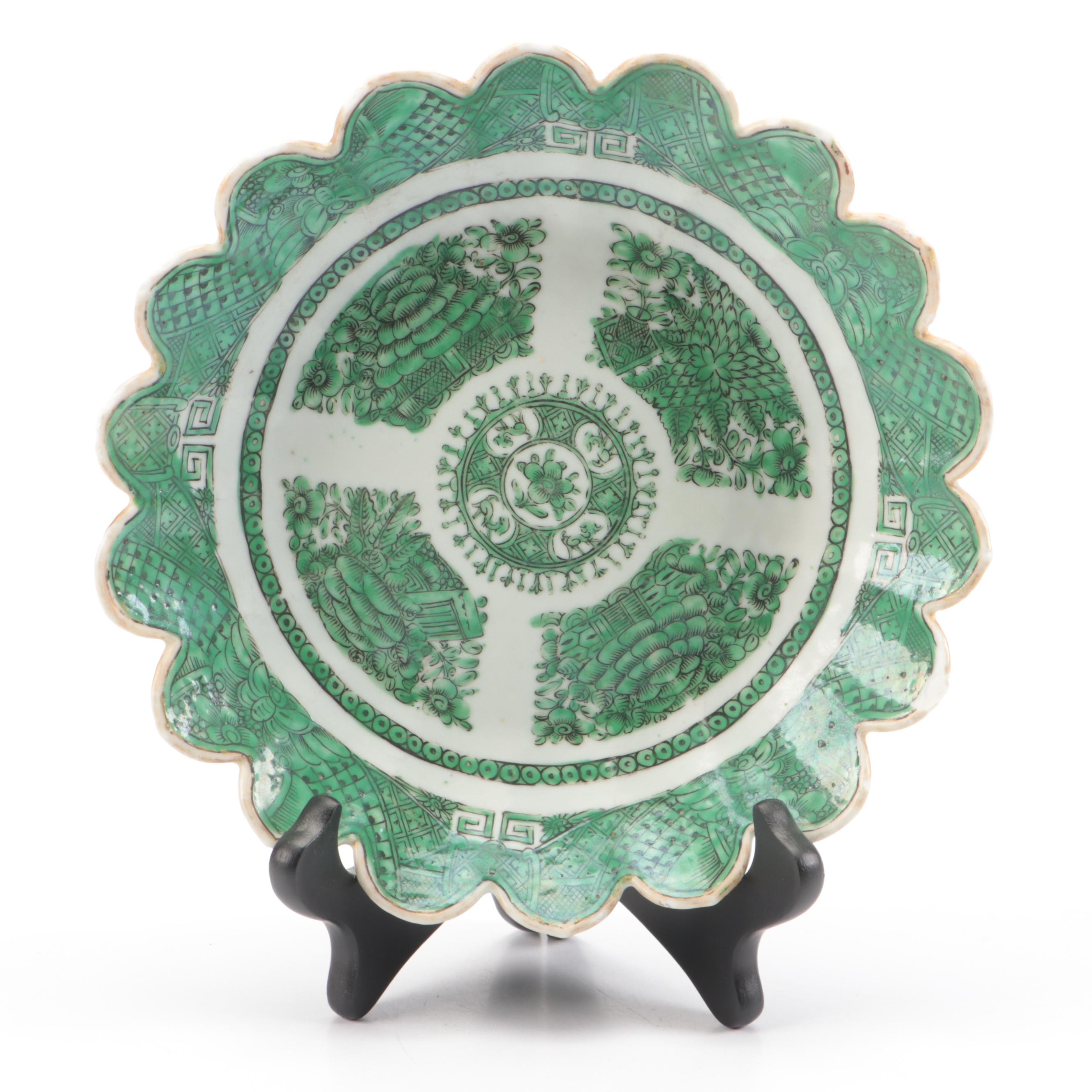 Chinese "Green Fitzhugh" Porcelain Decorative Plate with Wood Stand